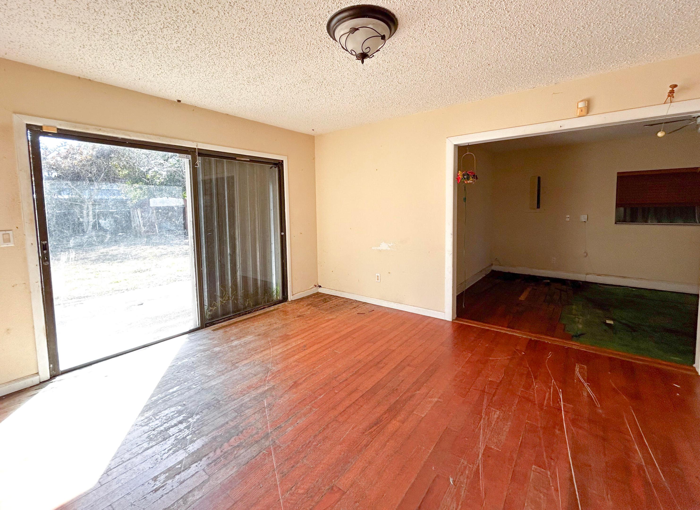 VERO BEACH HIGHLANDS UNIT 4 - Residential