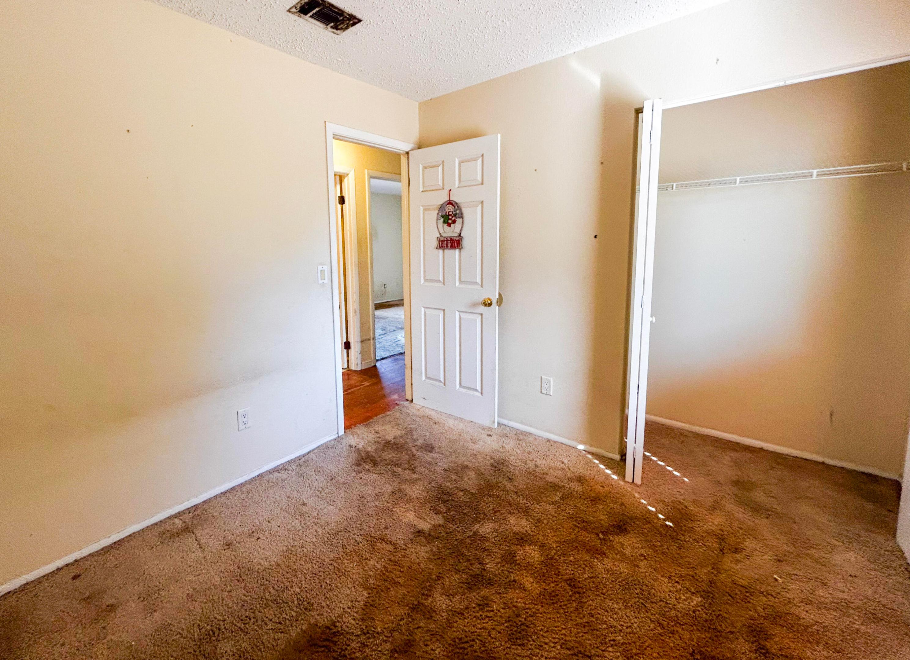 VERO BEACH HIGHLANDS UNIT 4 - Residential