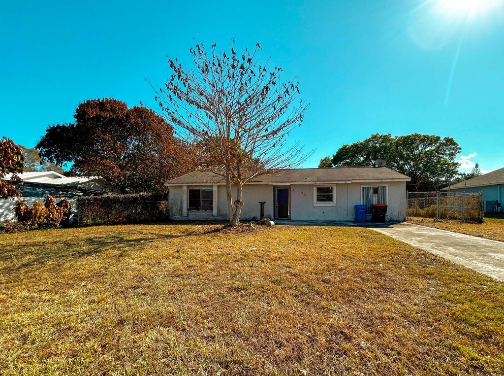 Photo of 1355 23rd Place SW, Vero Beach, FL 32962 (MLS # R11163539)