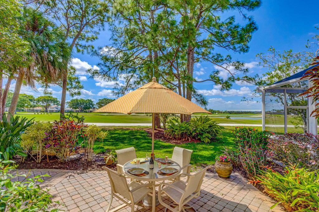 Photo of 84 Via Del Corso, Palm Beach Gardens, FL 33418 (MLS # R10971280)