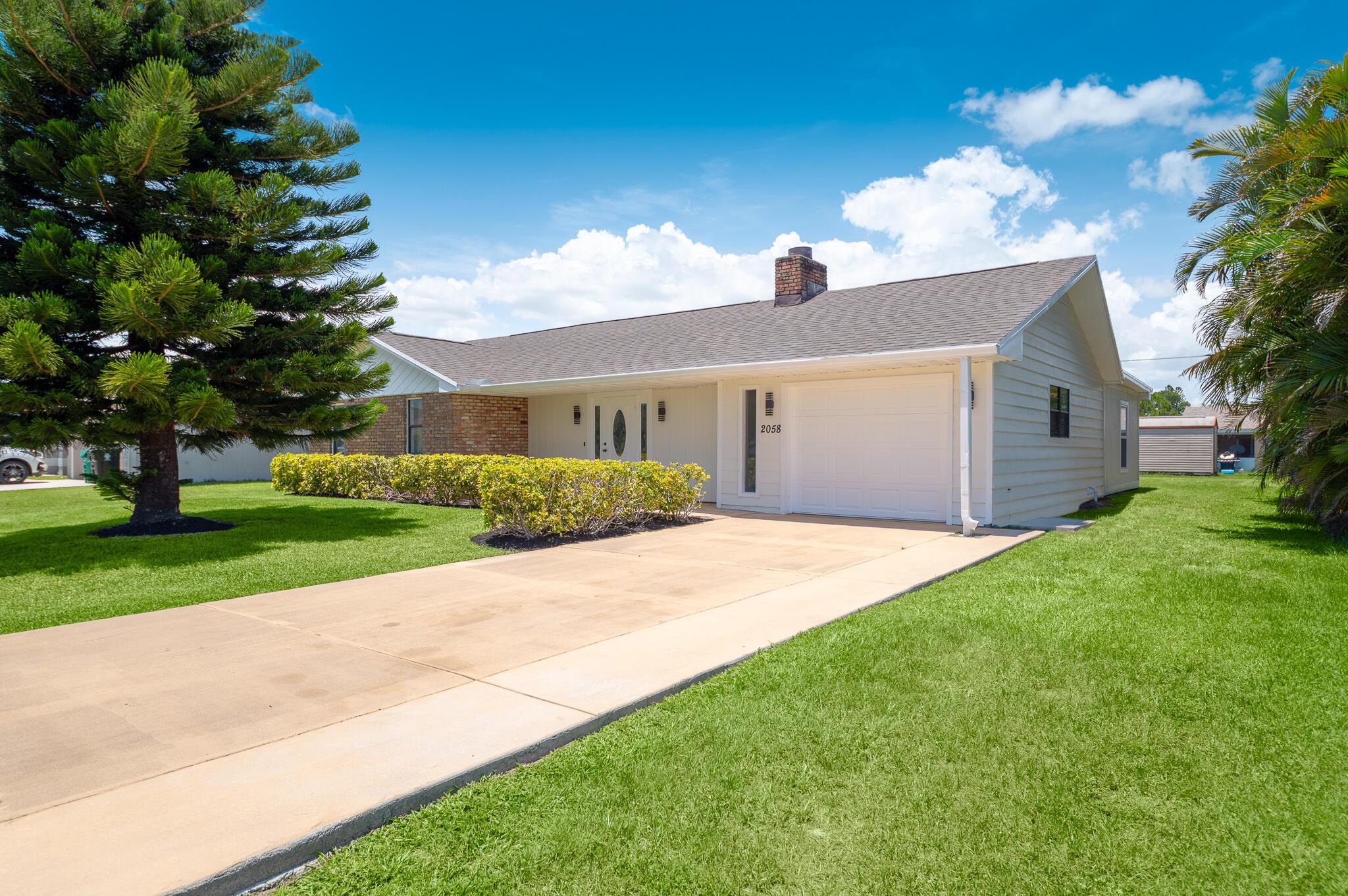2058 SE Watercrest Street, Port St Lucie, FL, 34984/$450,000 1 2058 SE Watercrest Street