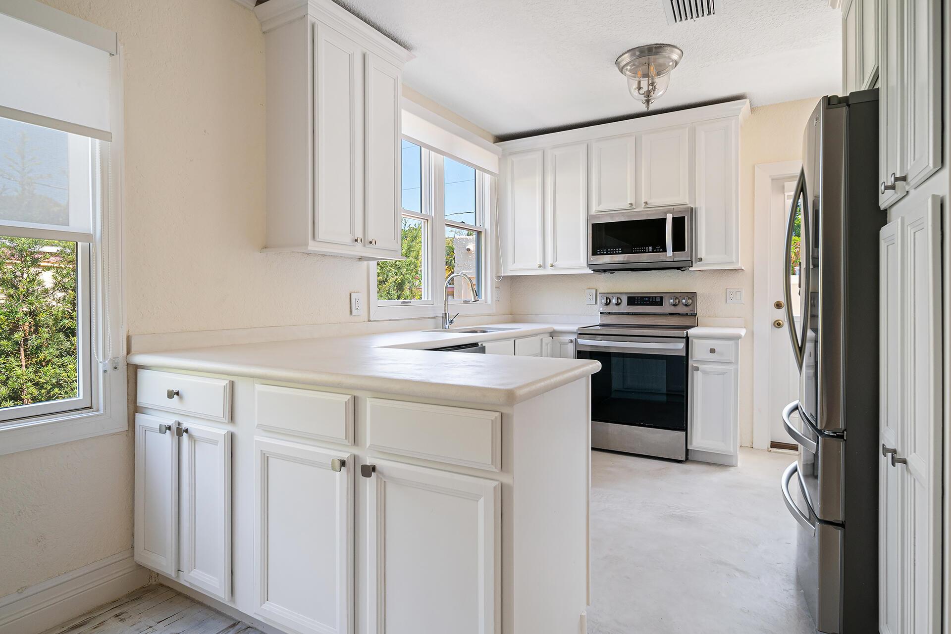 FLAMINGO PARK - Residential Income