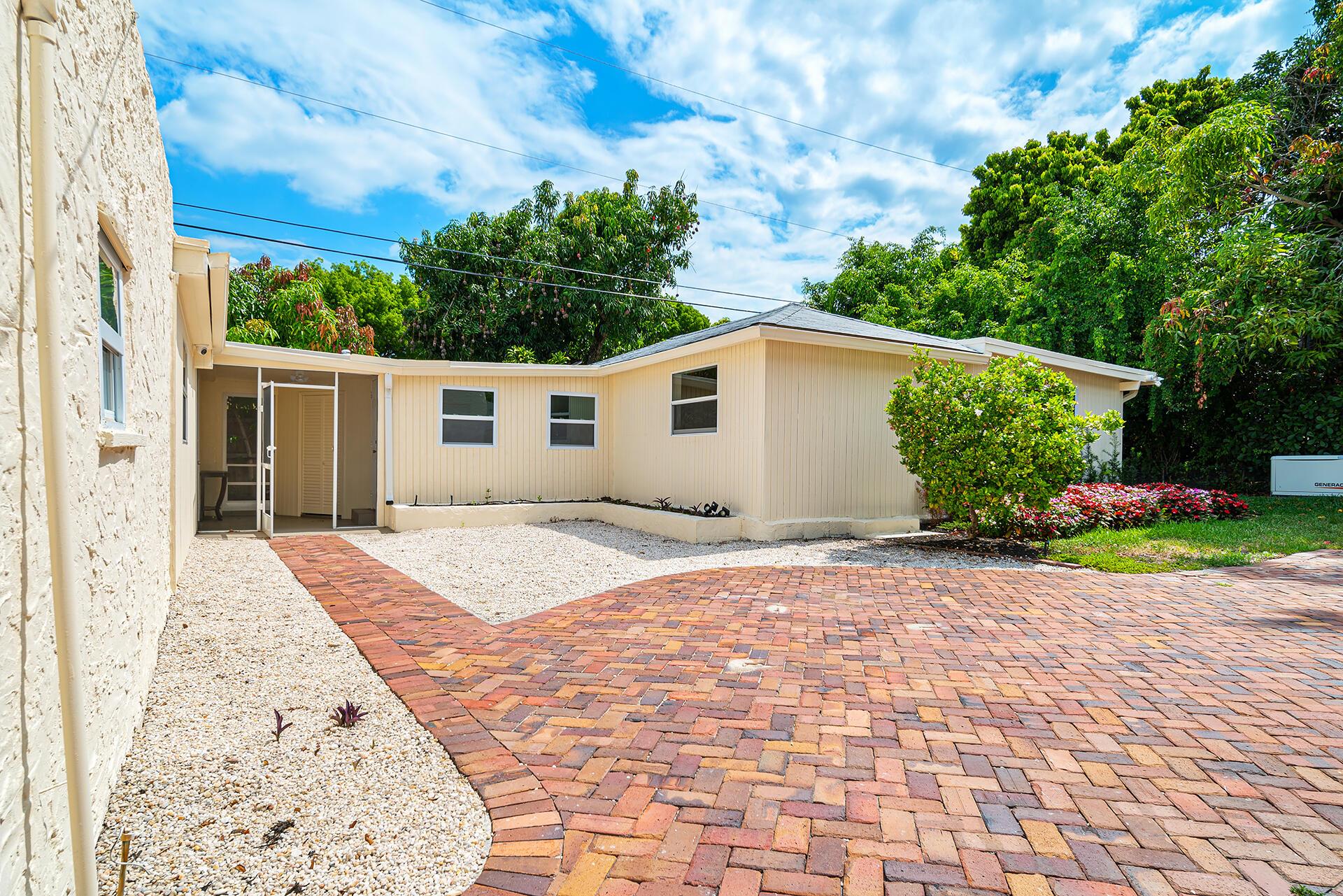 FLAMINGO PARK - Residential Income