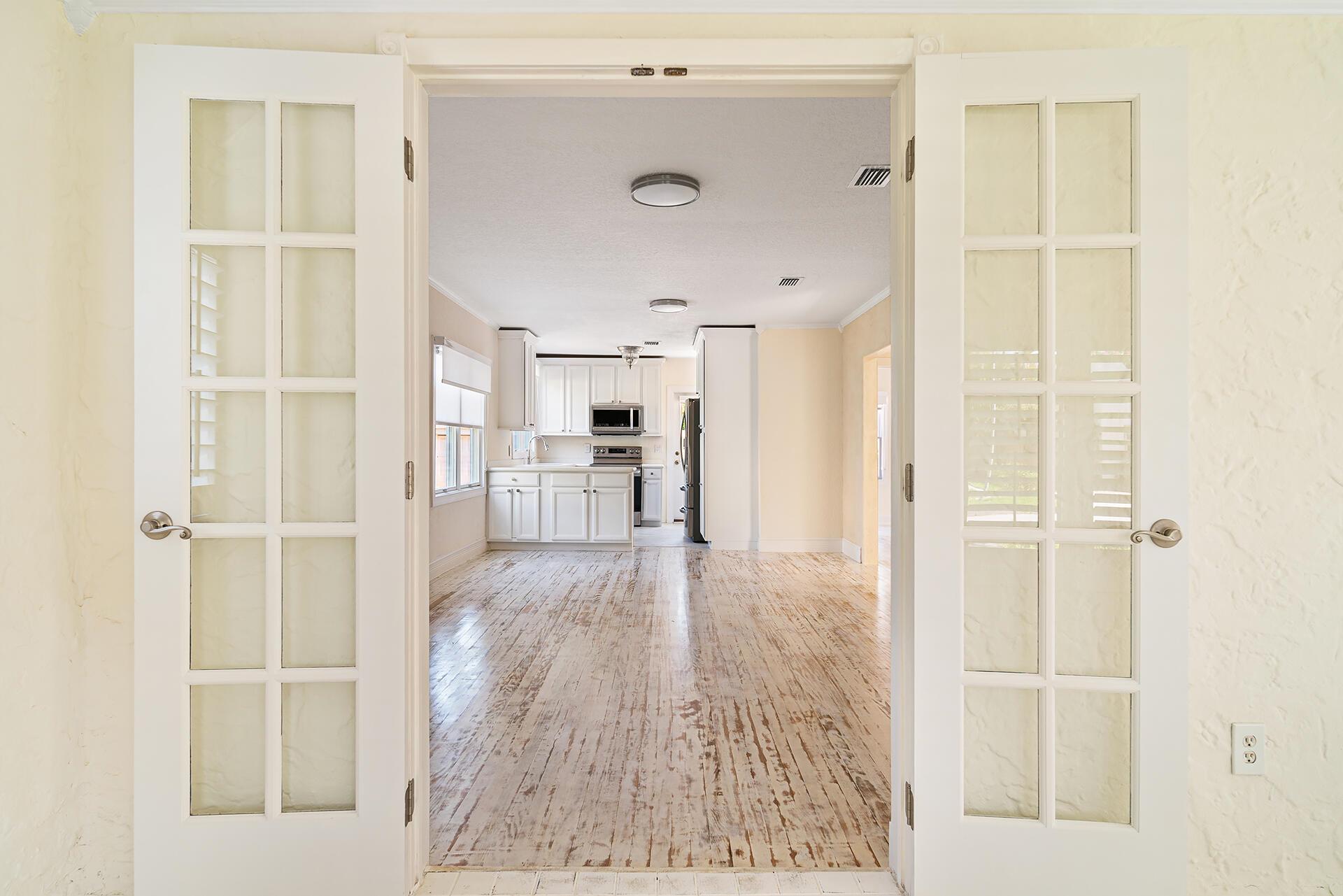 FLAMINGO PARK - Residential Income