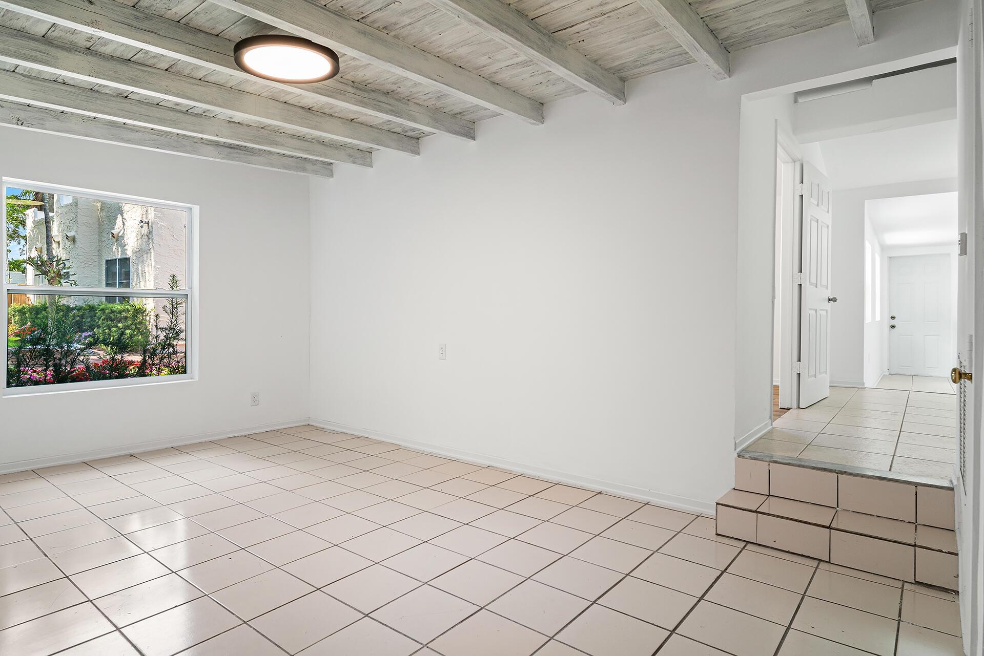 FLAMINGO PARK - Residential Income