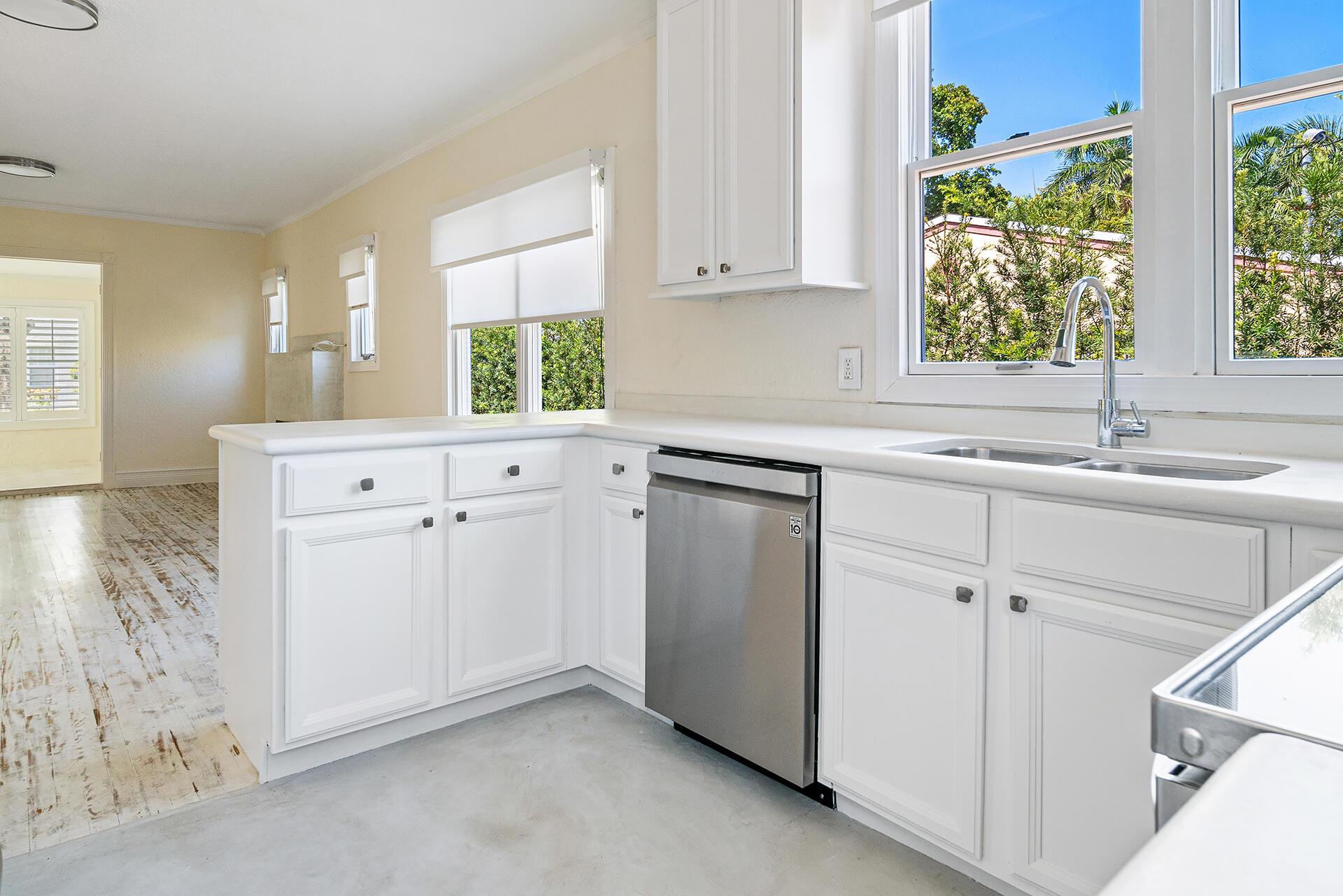 FLAMINGO PARK - Residential Income