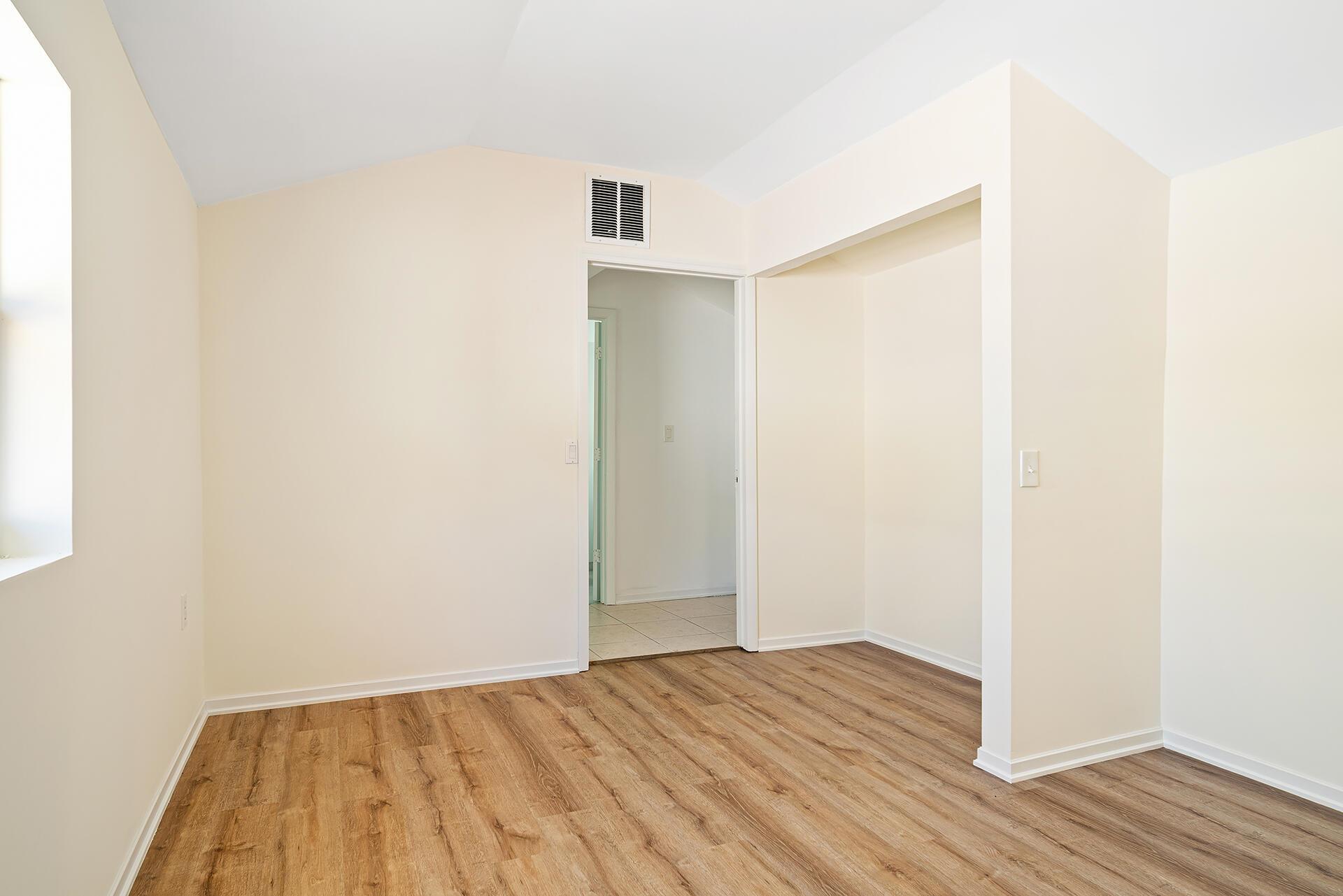 FLAMINGO PARK - Residential Income