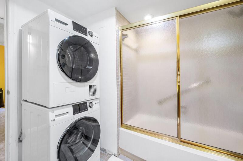 KINGS POINT CAPRI CONDOS - Residential