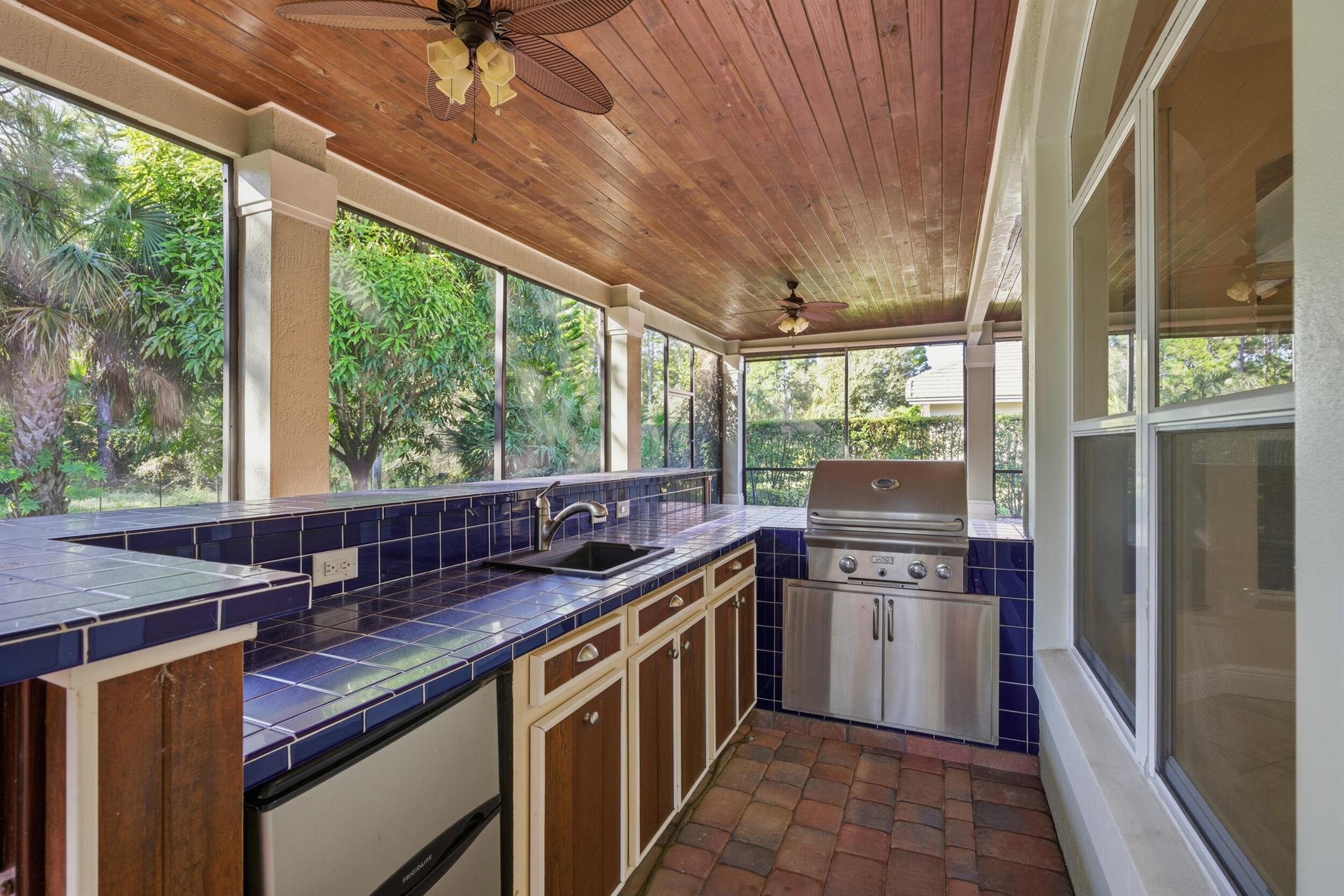 MEADOWOOD UNIT 5 - Residential