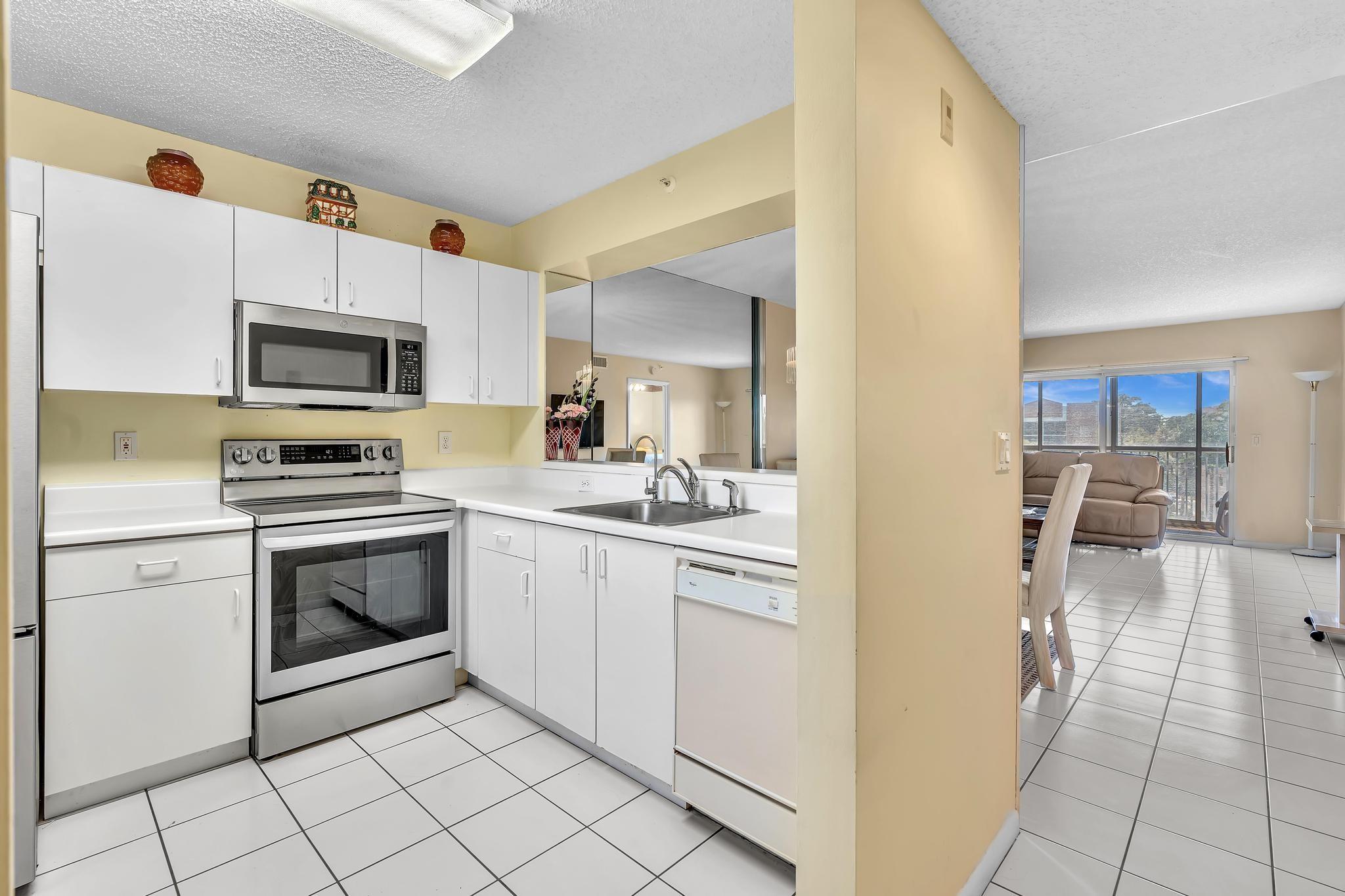 9560 Weldon Cir J413