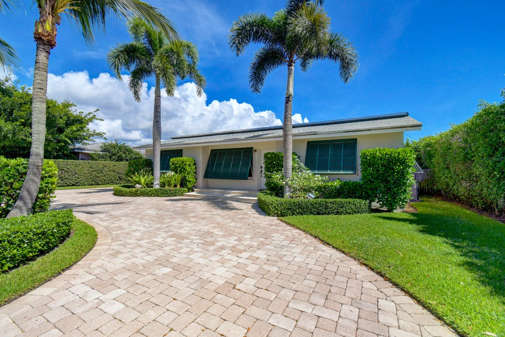 Photo of 174 Vassar Drive, Lake Worth Beach, FL 33460 (MLS # B26039067)