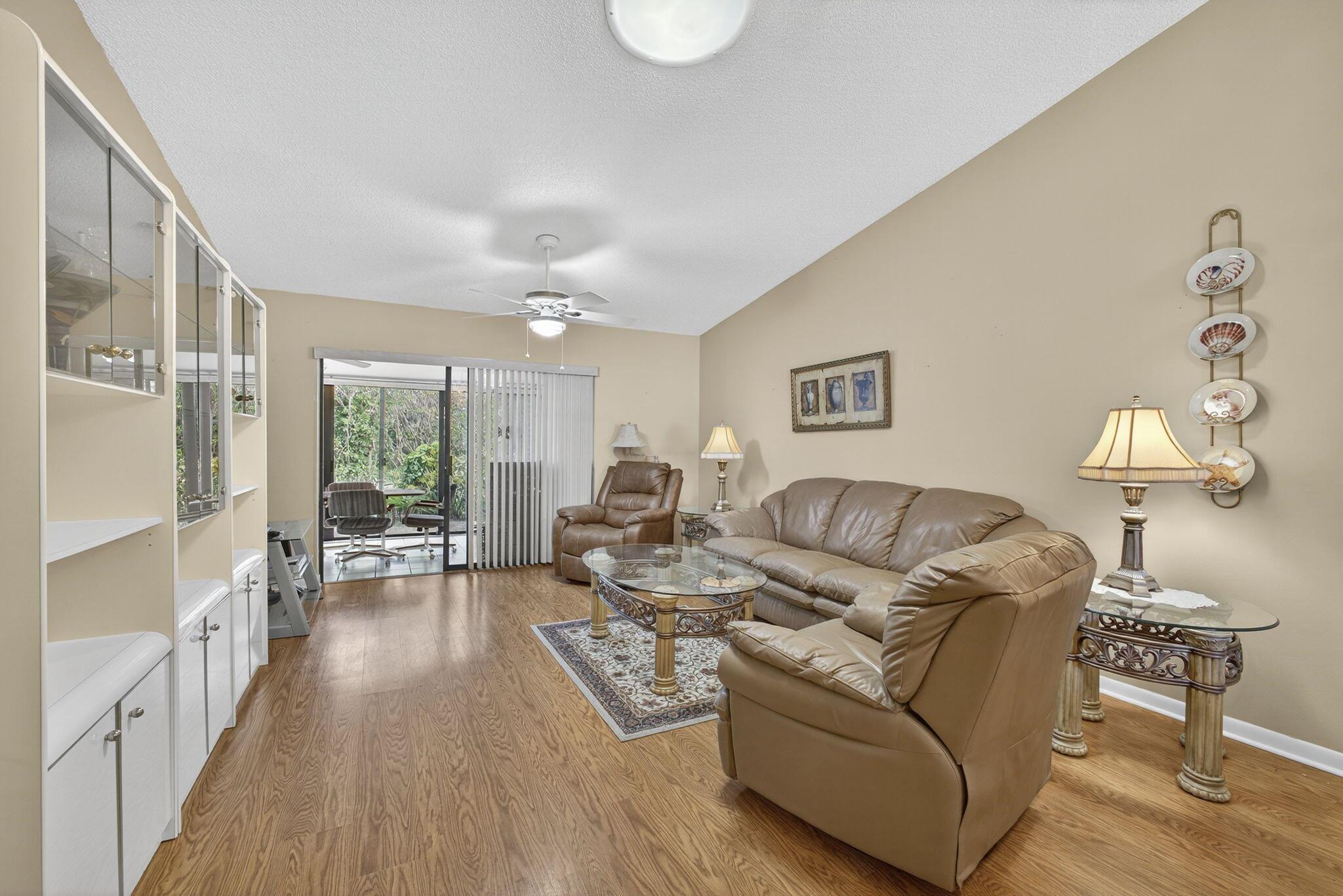 ARBOURS OF THE PALM BEACH - Residential