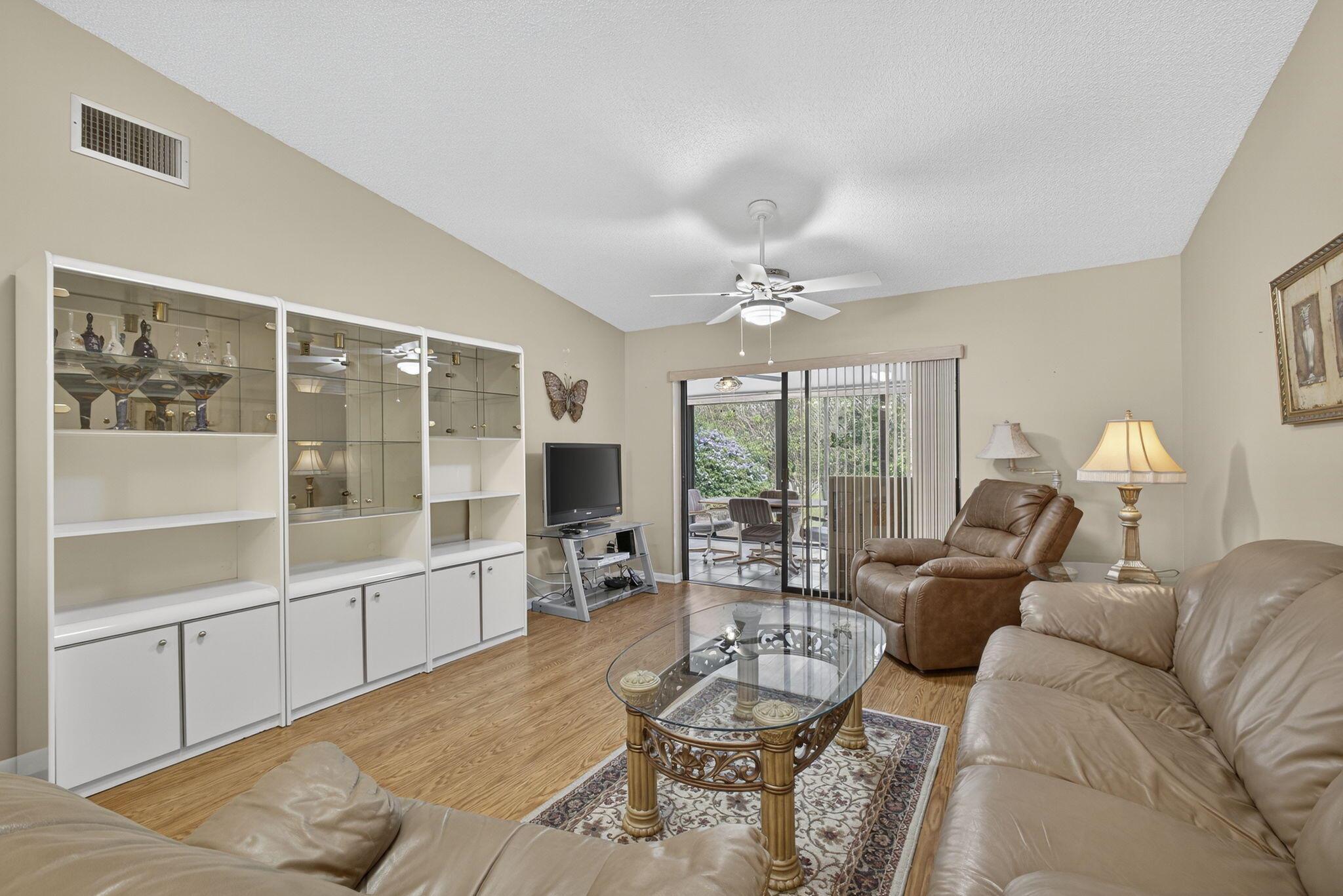 ARBOURS OF THE PALM BEACH - Residential