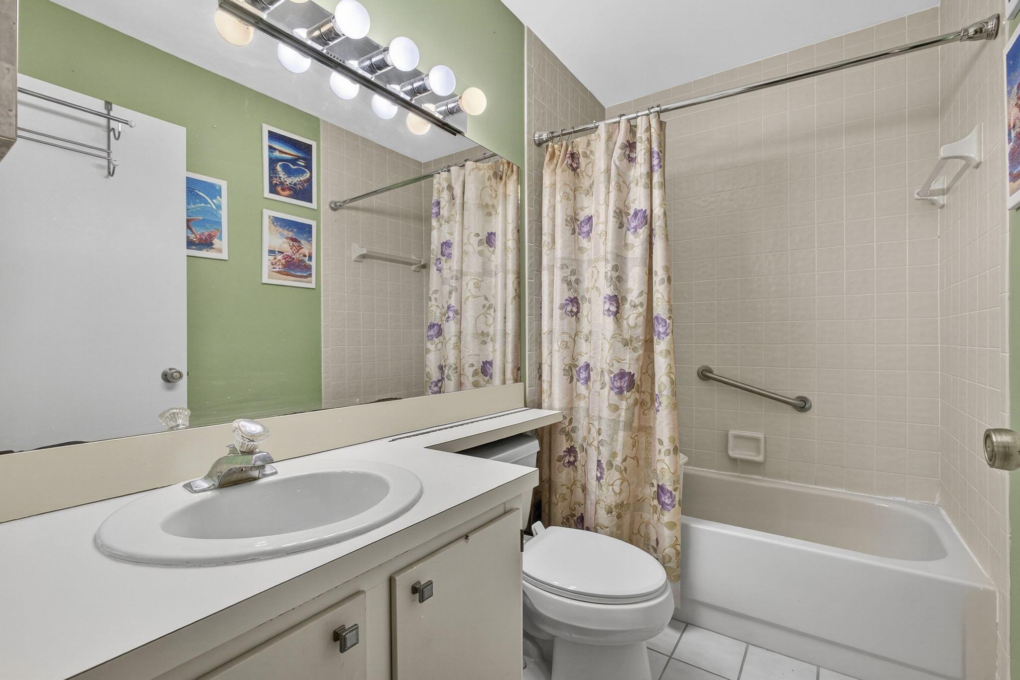 ARBOURS OF THE PALM BEACH - Residential
