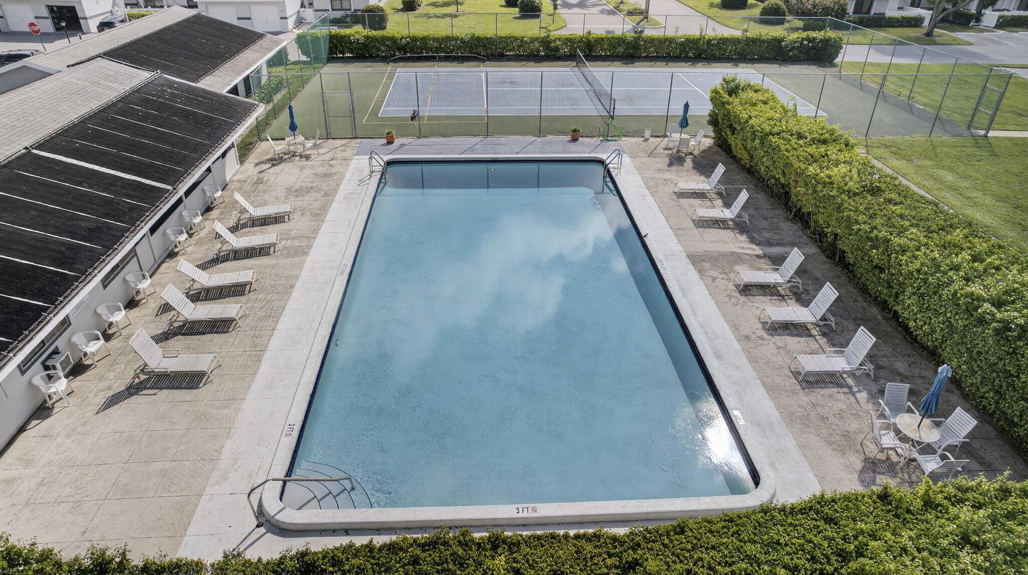 ARBOURS OF THE PALM BEACH - Residential