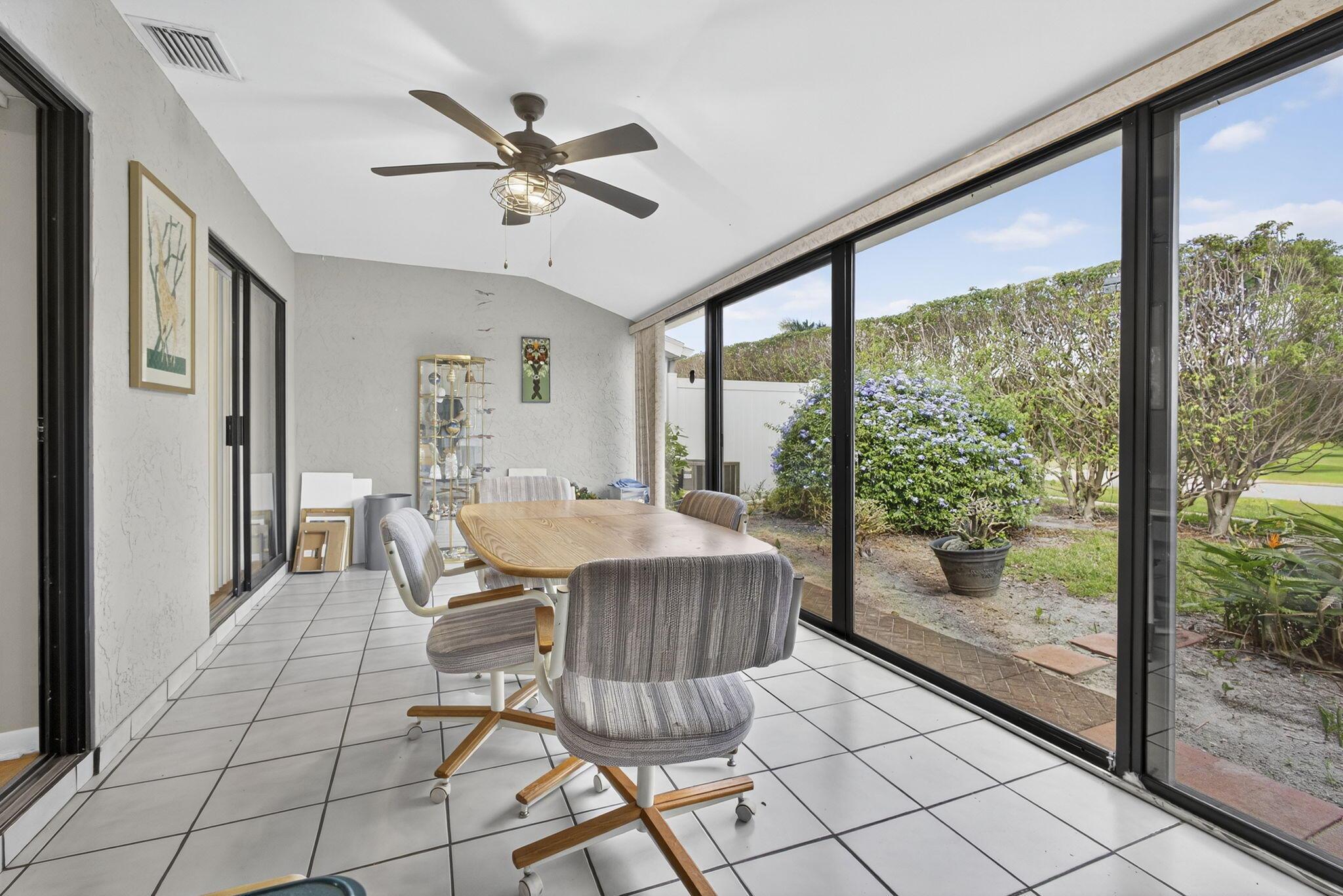 ARBOURS OF THE PALM BEACH - Residential