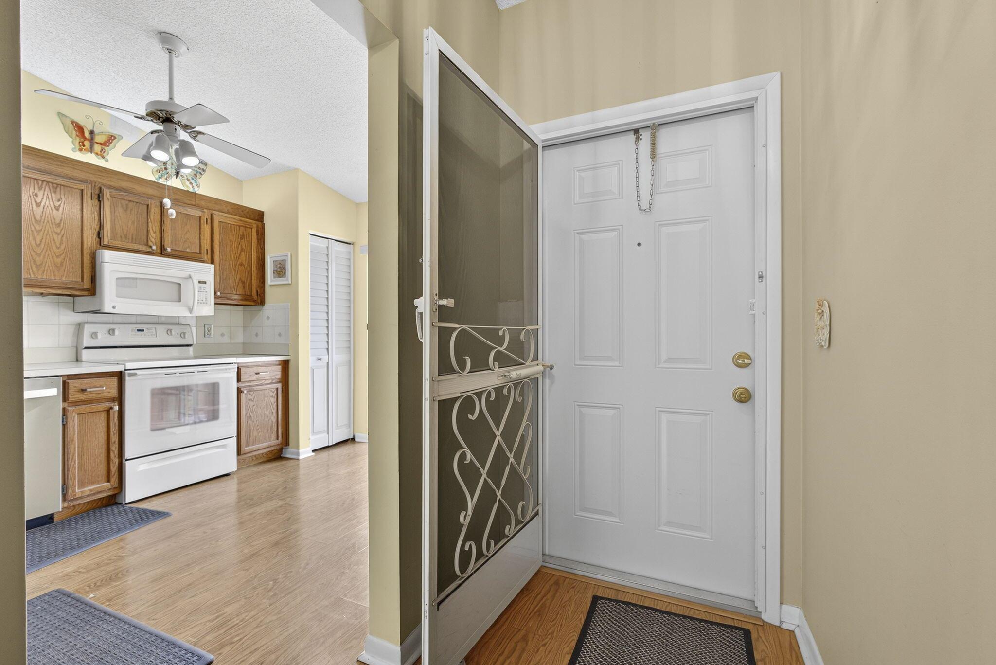 ARBOURS OF THE PALM BEACH - Residential