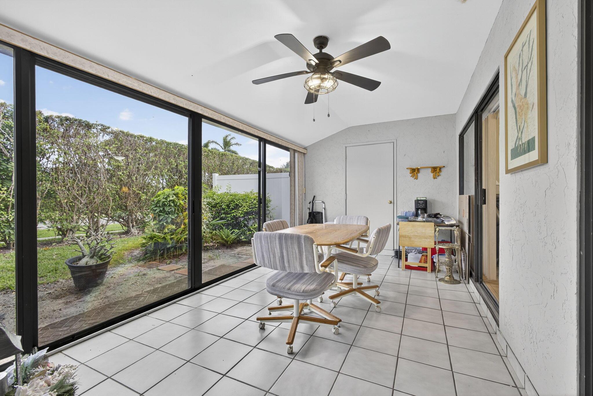 ARBOURS OF THE PALM BEACH - Residential
