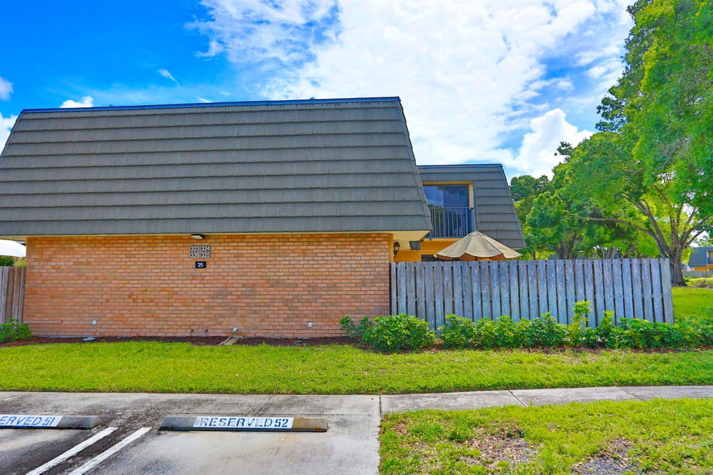 Photo of 325 3RD Way, West Palm Beach, FL 33407 (MLS # B26061954)