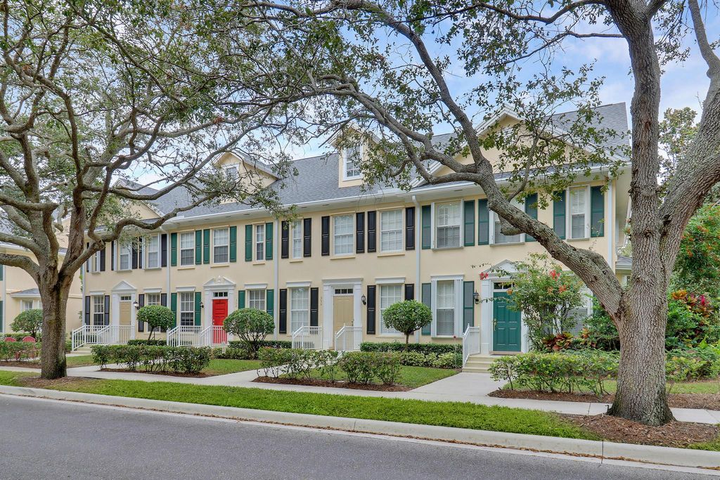 Photo of 352 Jacaranda Drive, Jupiter, FL 33458 (MLS # R11043099)