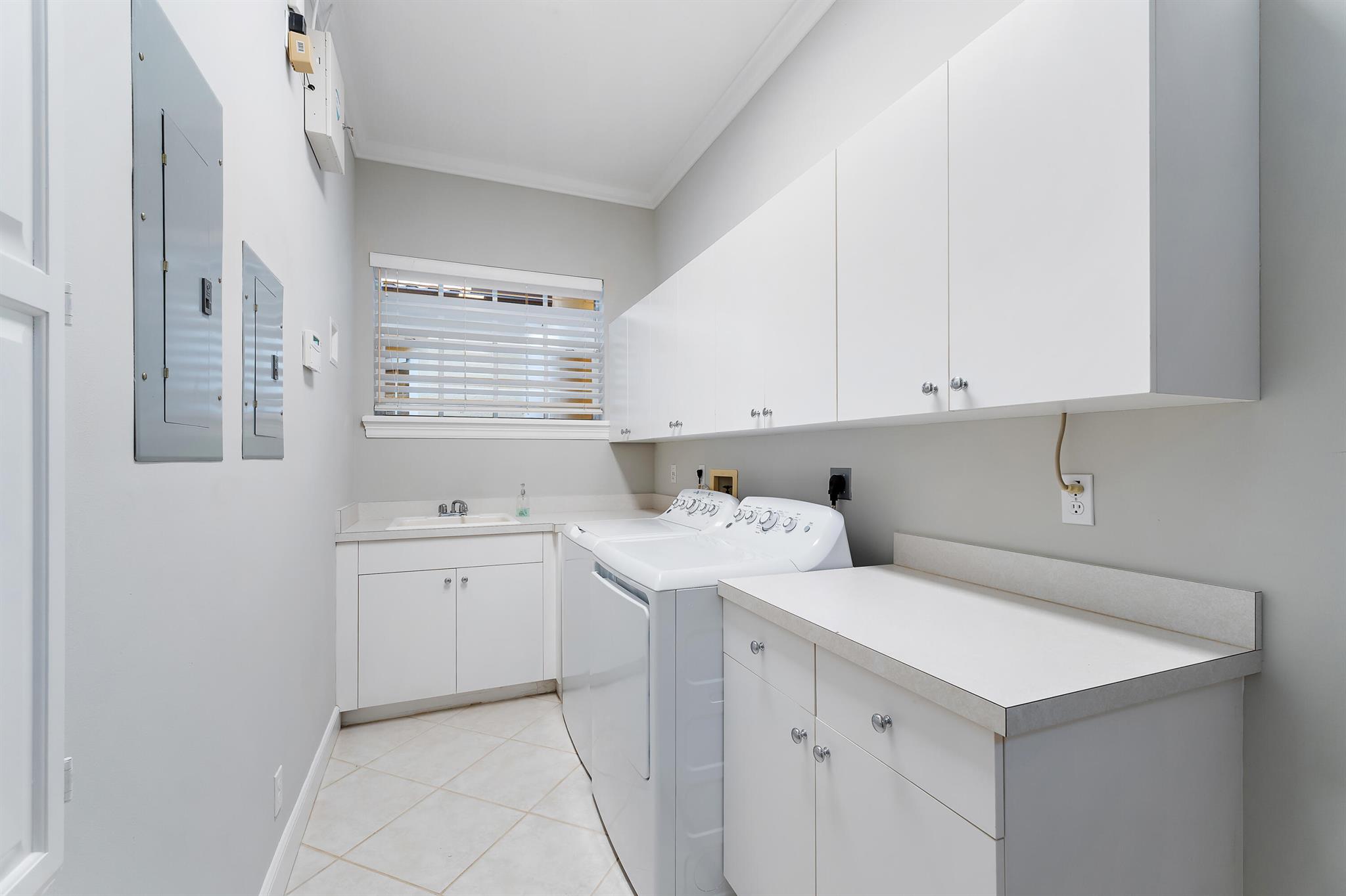 WATERS EDGE EST - Residential Lease