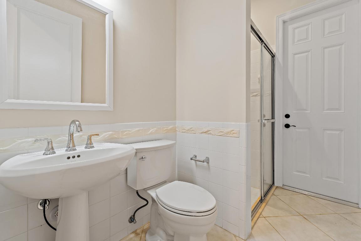 WATERS EDGE EST - Residential Lease