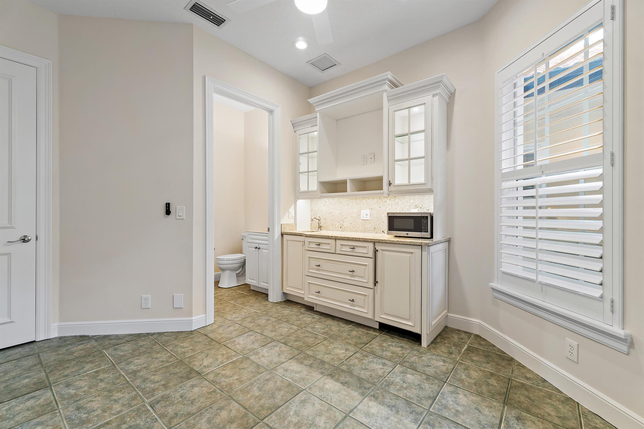 WATERS EDGE EST - Residential Lease