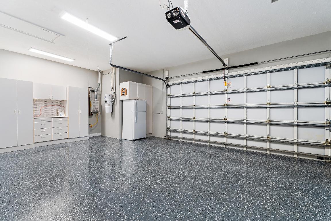 WATERS EDGE EST - Residential Lease