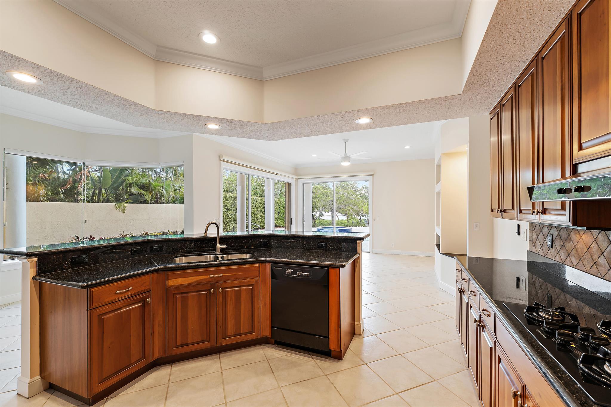 WATERS EDGE EST - Residential Lease