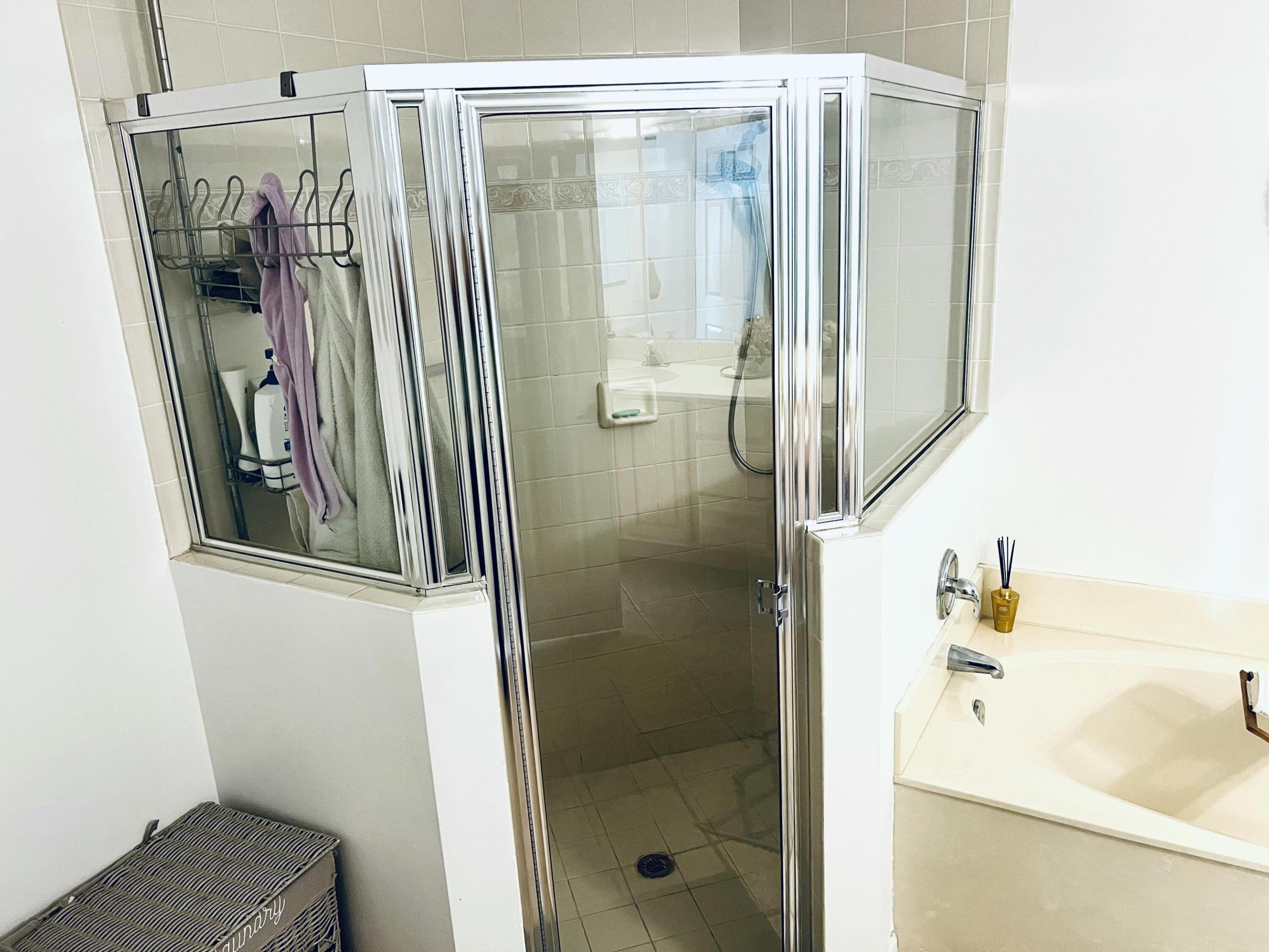 WELLINGTONS EDGE PAR 78 PH 2 - Residential Lease