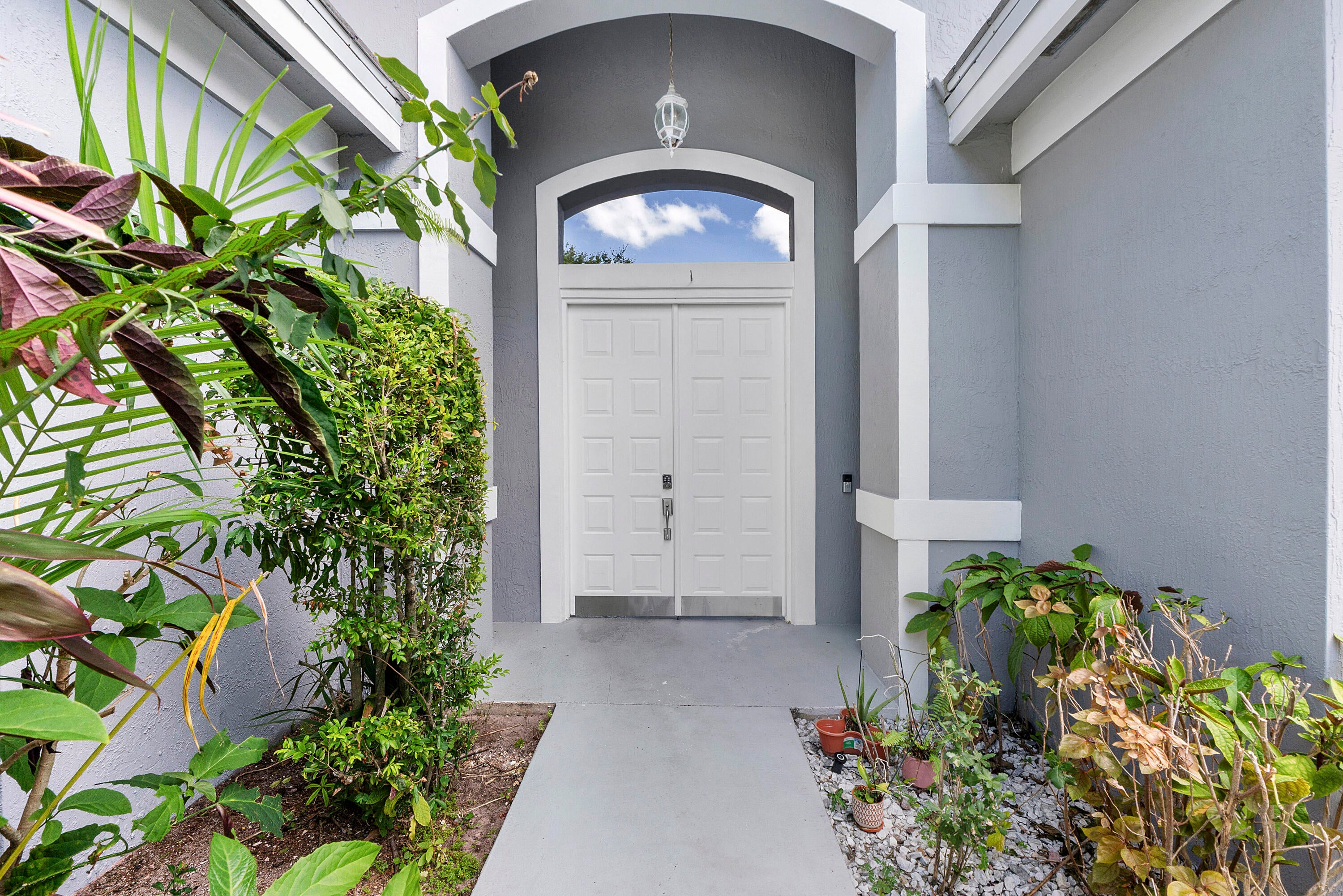 4862 Kensington Circle