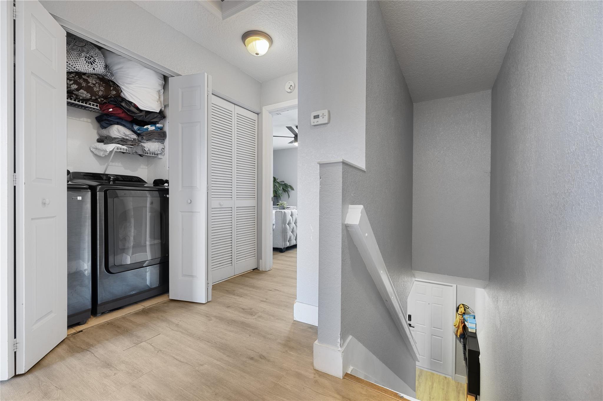 Lyons Indust Park 71-1 B - Residential Lease