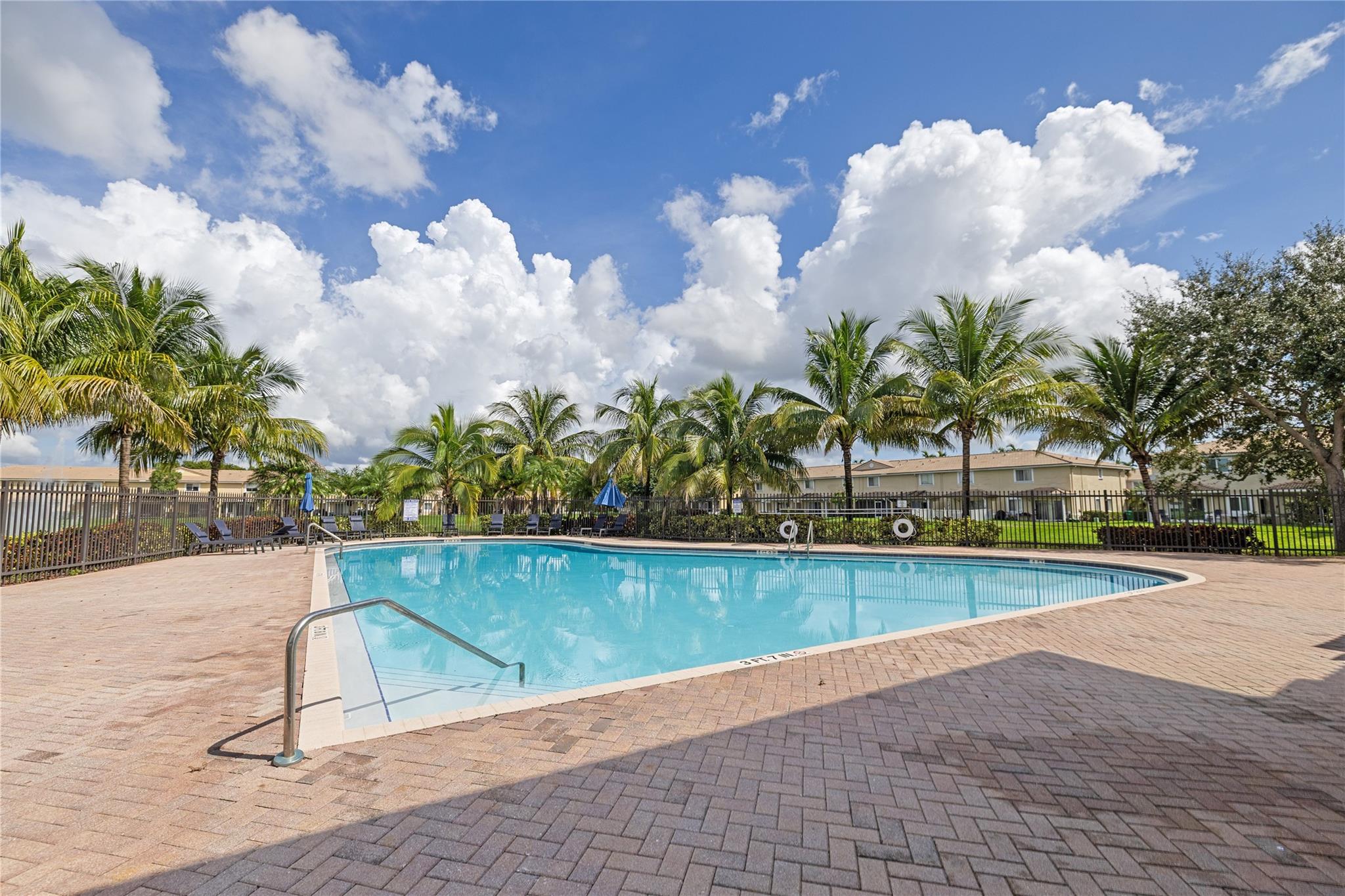 Lyons Indust Park 71-1 B - Residential Lease