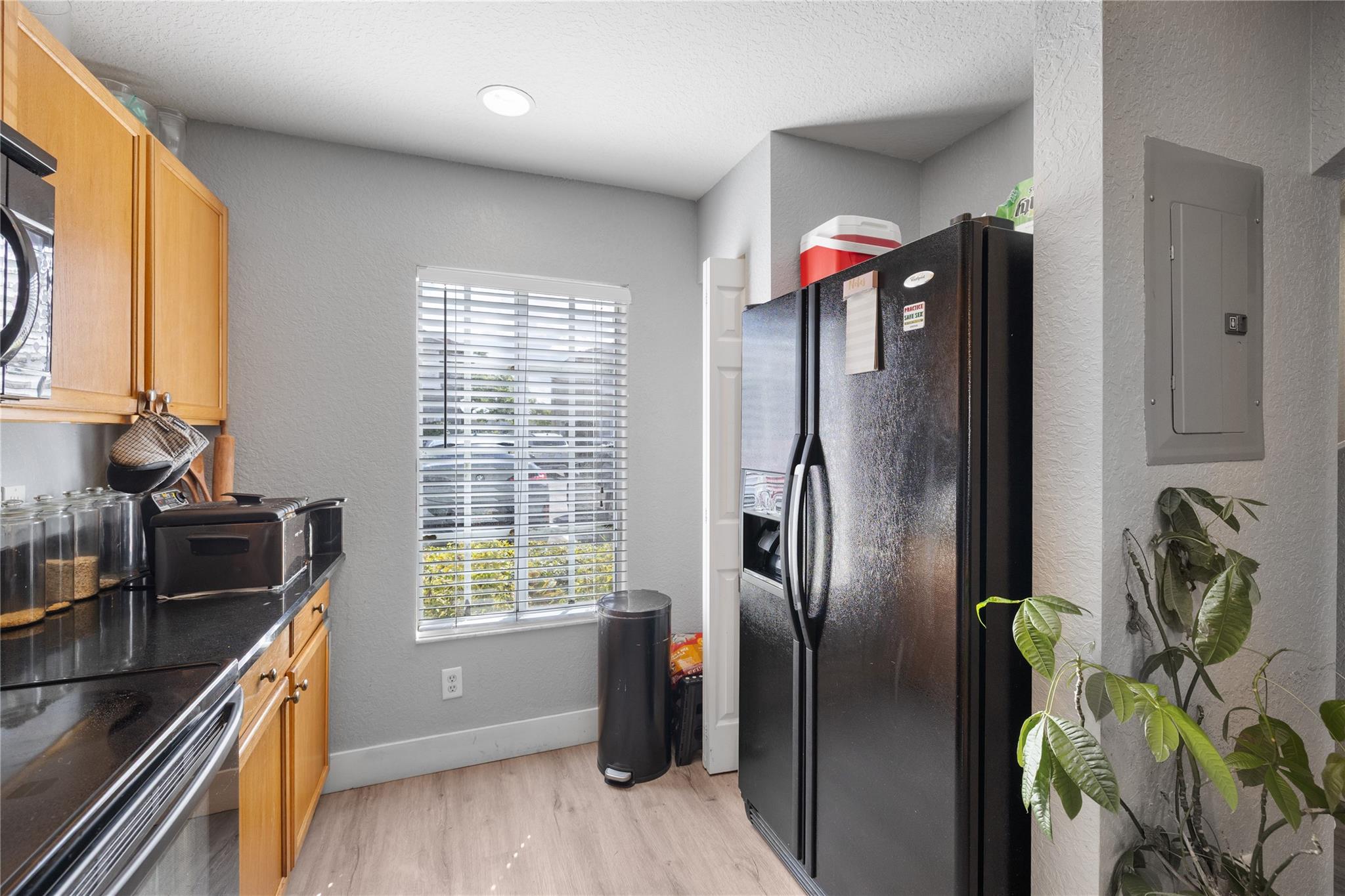 Lyons Indust Park 71-1 B - Residential Lease