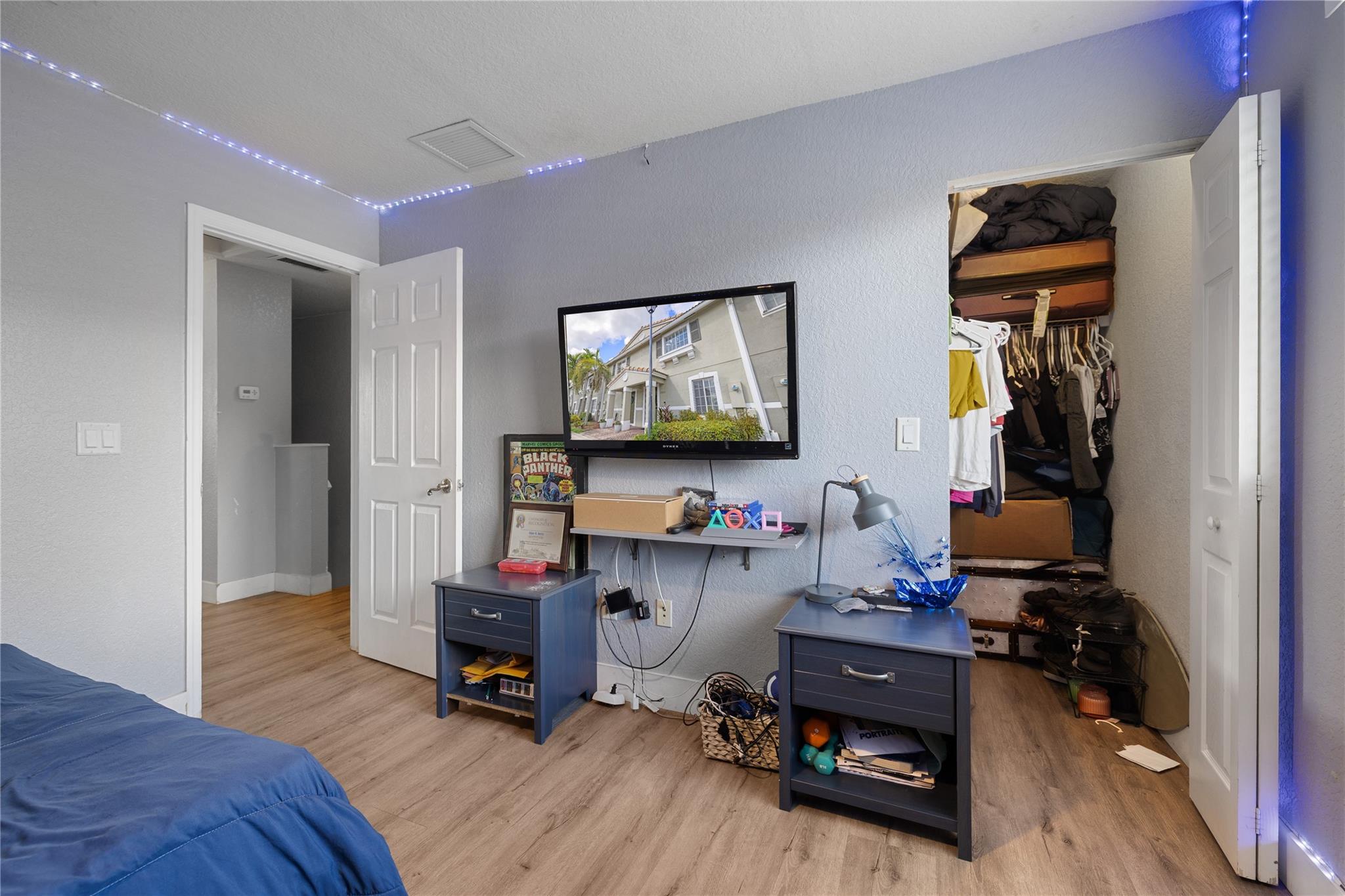 Lyons Indust Park 71-1 B - Residential Lease