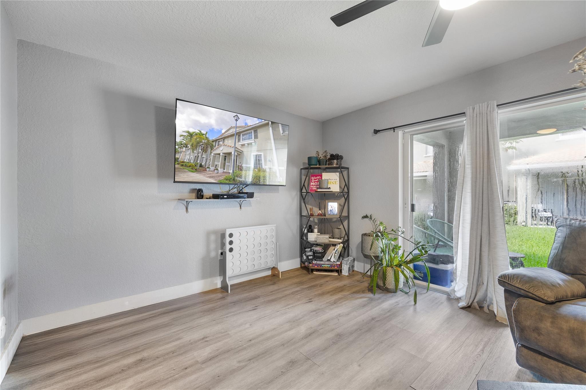 Lyons Indust Park 71-1 B - Residential Lease