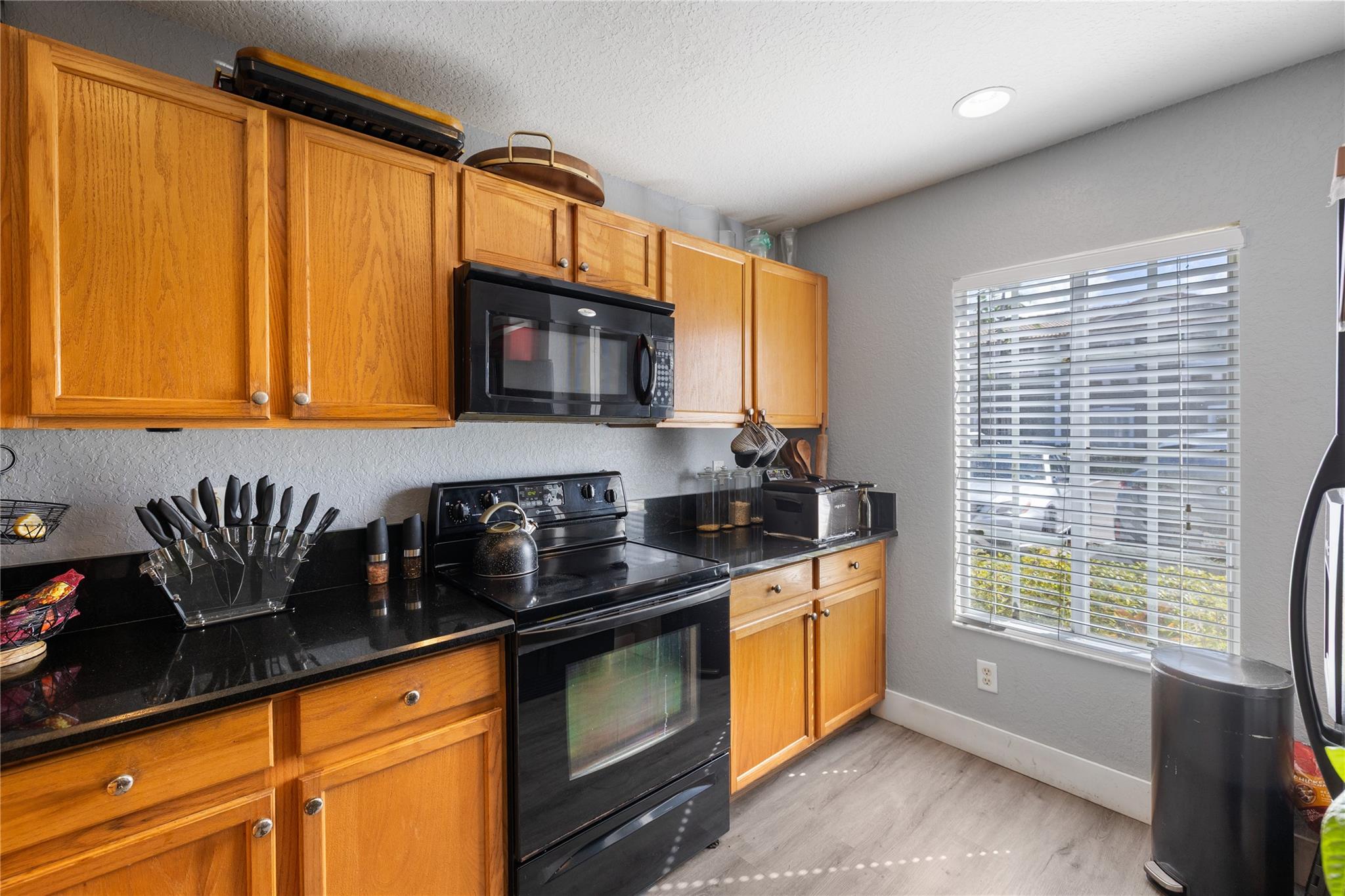 Lyons Indust Park 71-1 B - Residential Lease