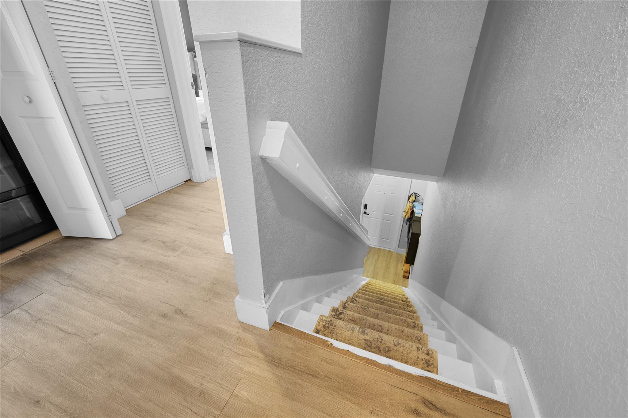 Lyons Indust Park 71-1 B - Residential Lease