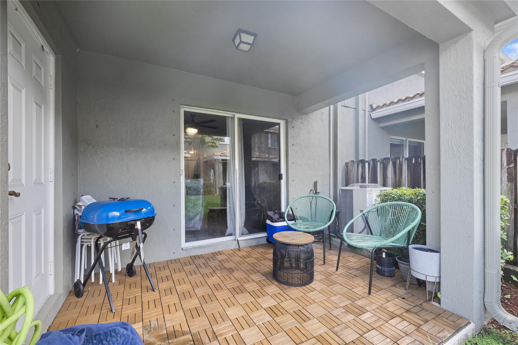 Lyons Indust Park 71-1 B - Residential Lease