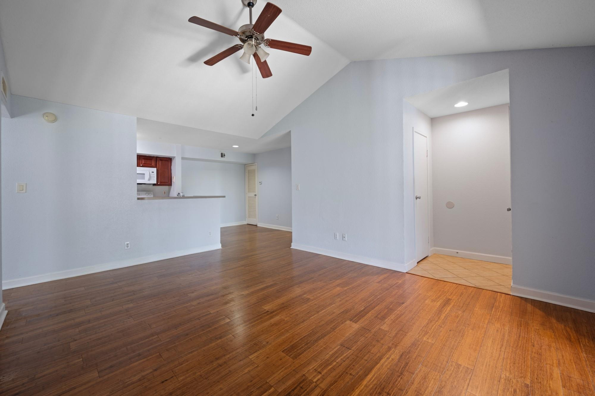 SAVANNAH AT RIVERSIDE CON - Residential Lease