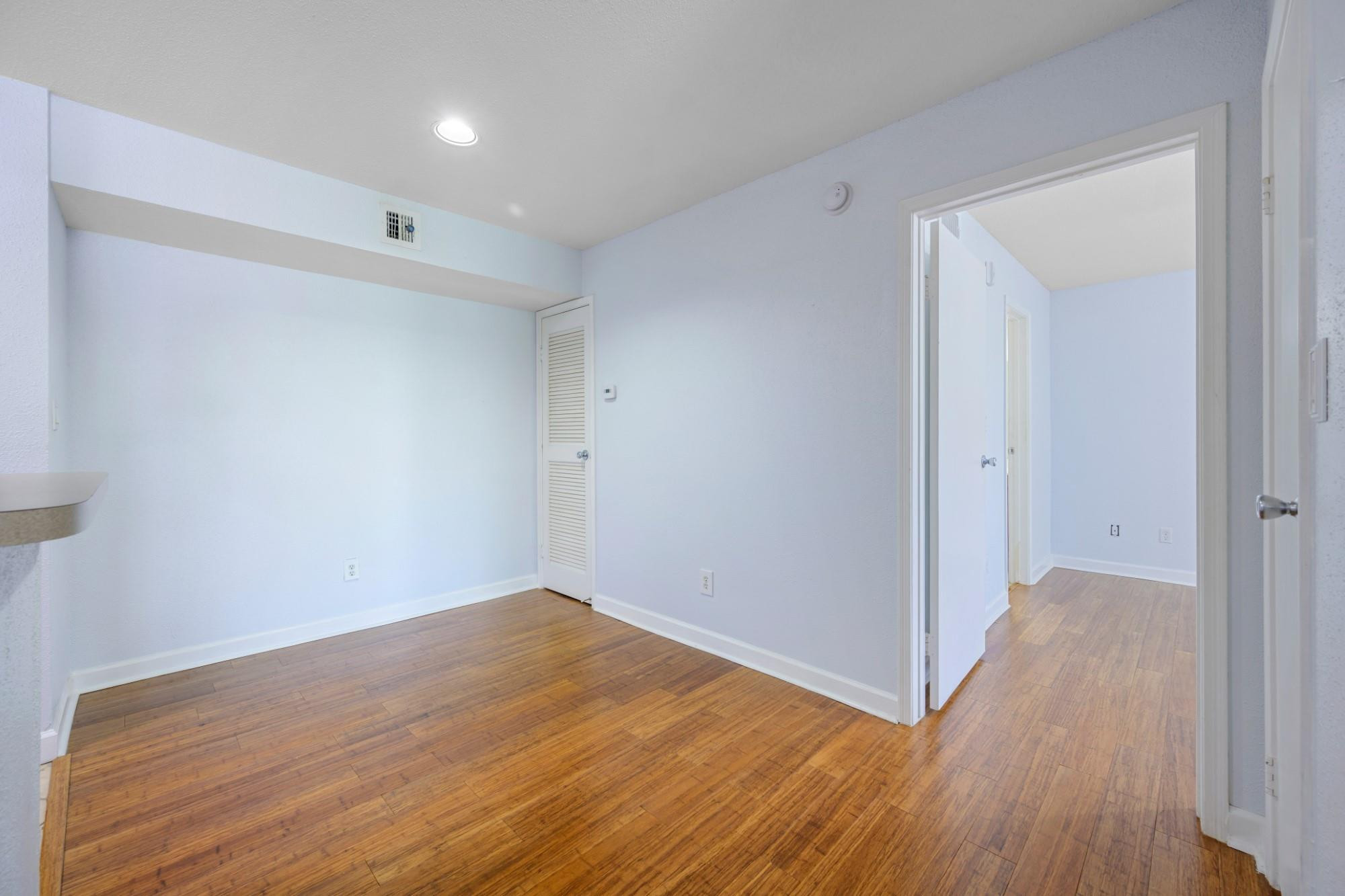 SAVANNAH AT RIVERSIDE CON - Residential Lease