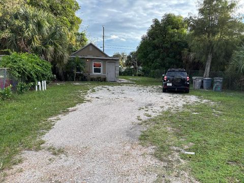 2848 Westgate Avenue West Palm Beach FL 33409