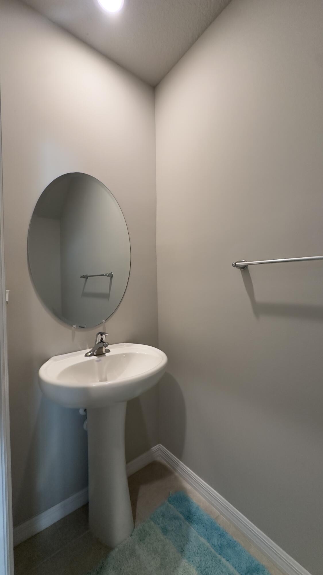 FONTANA TOWNHOMES - Residential Lease