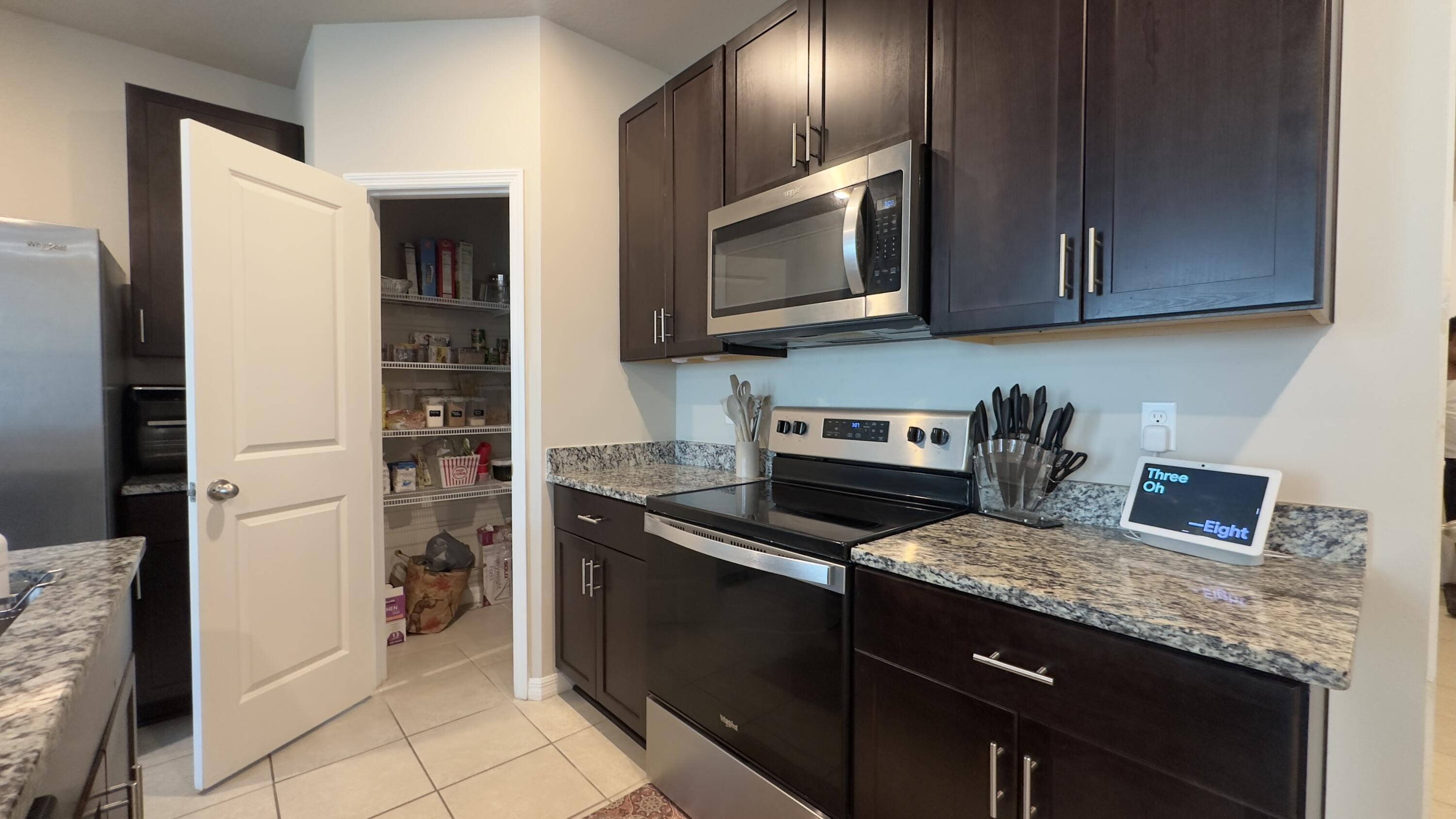 FONTANA TOWNHOMES - Residential Lease