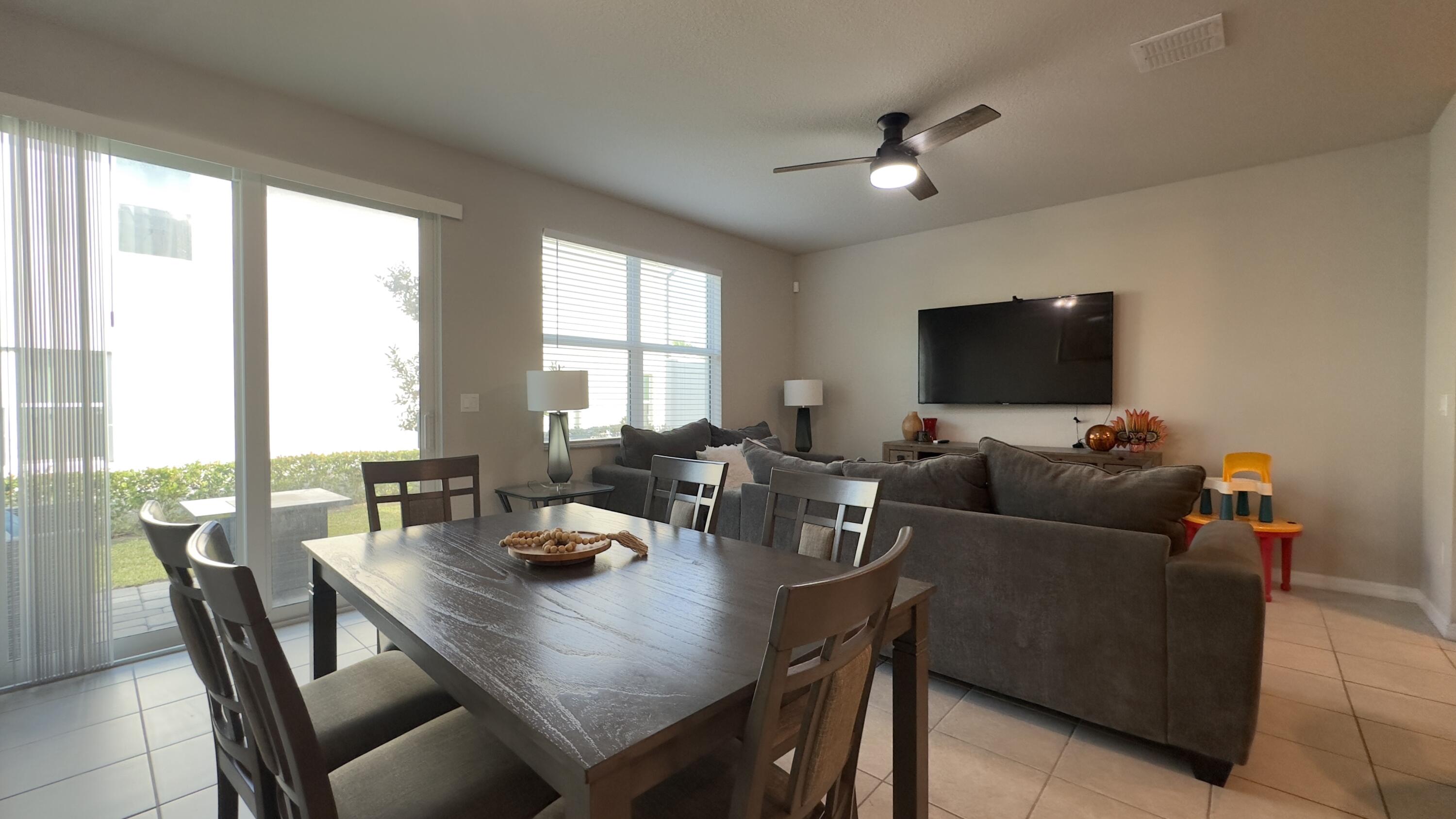 FONTANA TOWNHOMES - Residential Lease