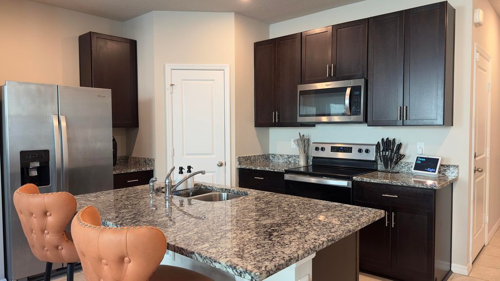 Photo of 4034 Hot Springs Avenue, Palm Springs, FL 33461 (MLS # R11168707)