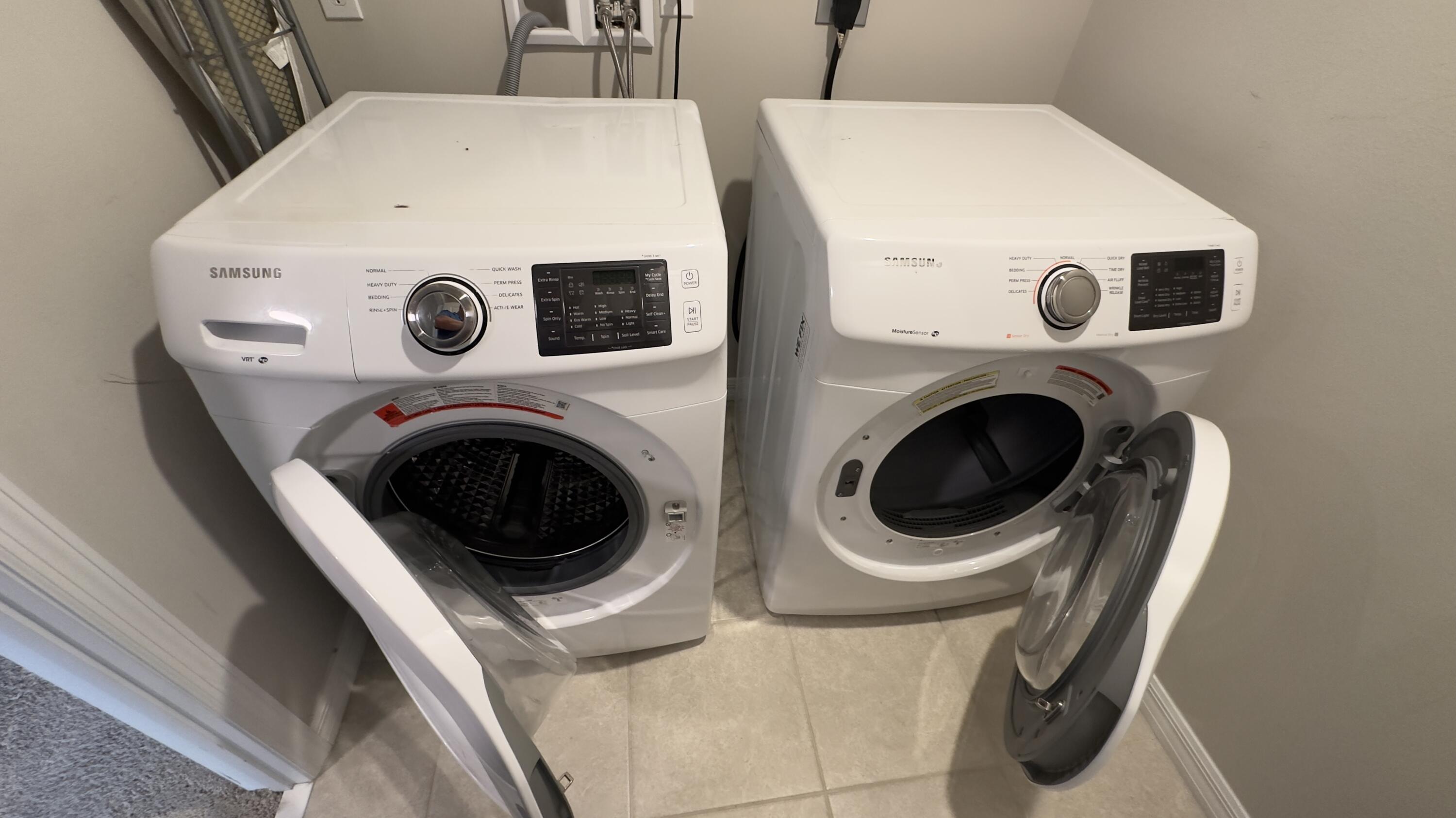 FONTANA TOWNHOMES - Residential Lease