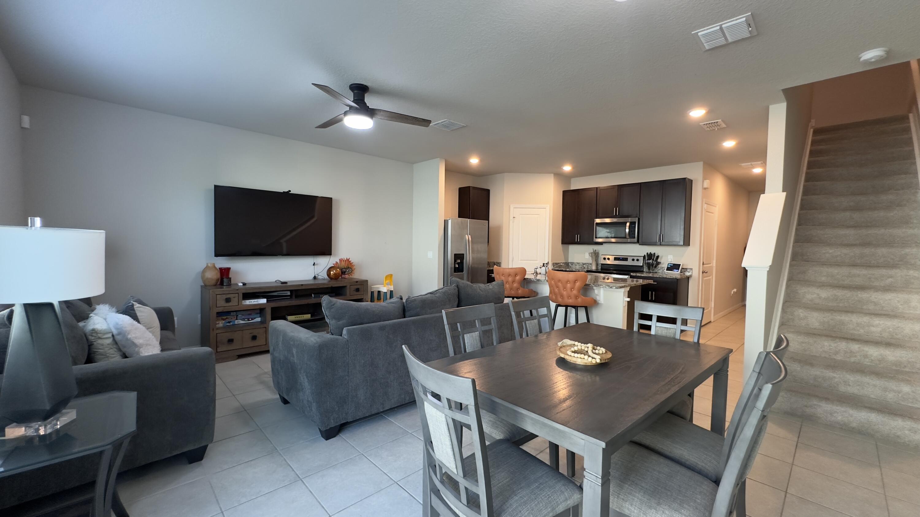 FONTANA TOWNHOMES - Residential Lease