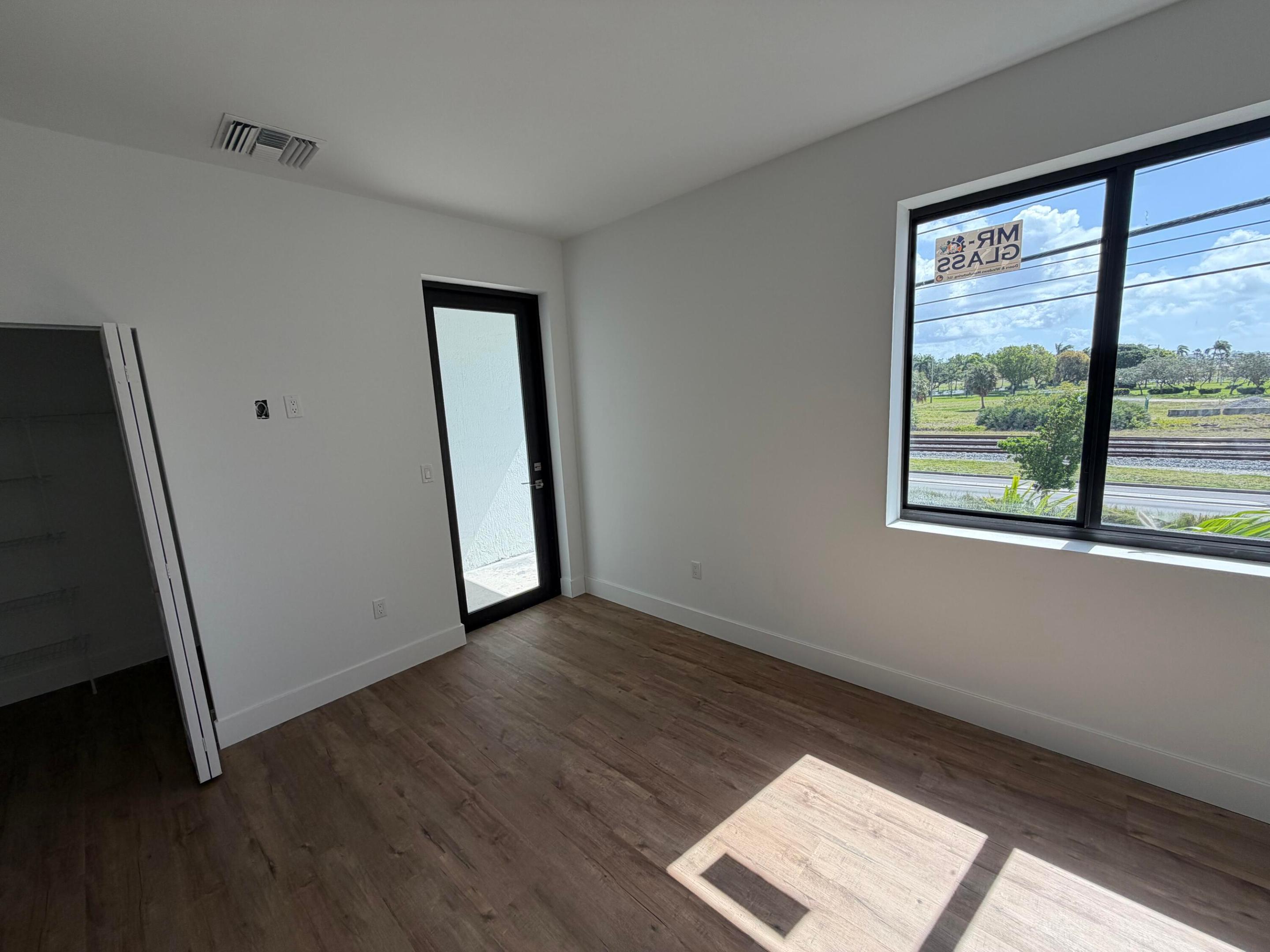 POMPANO TERRACE - Residential