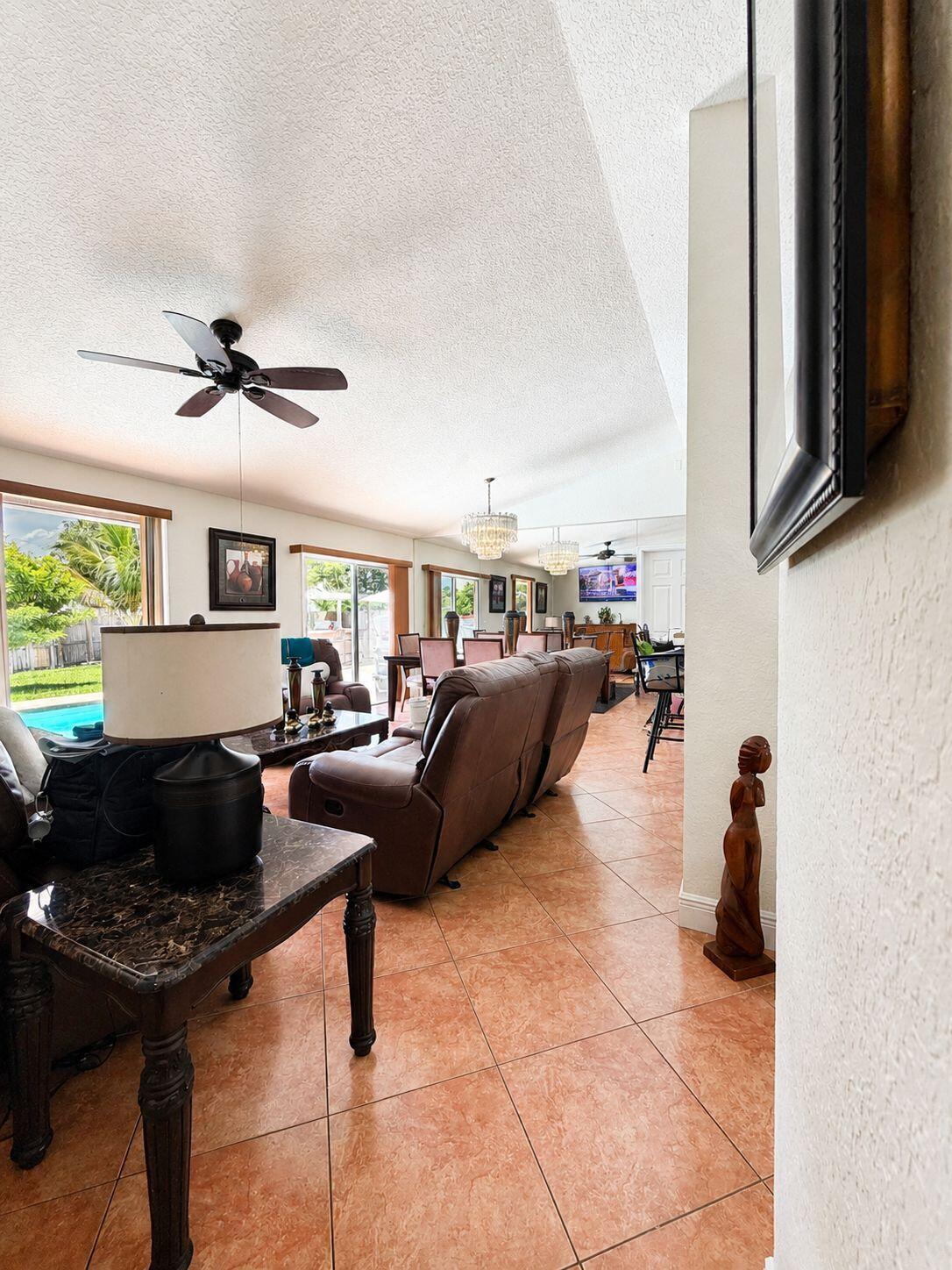 5202 El Claro Circle